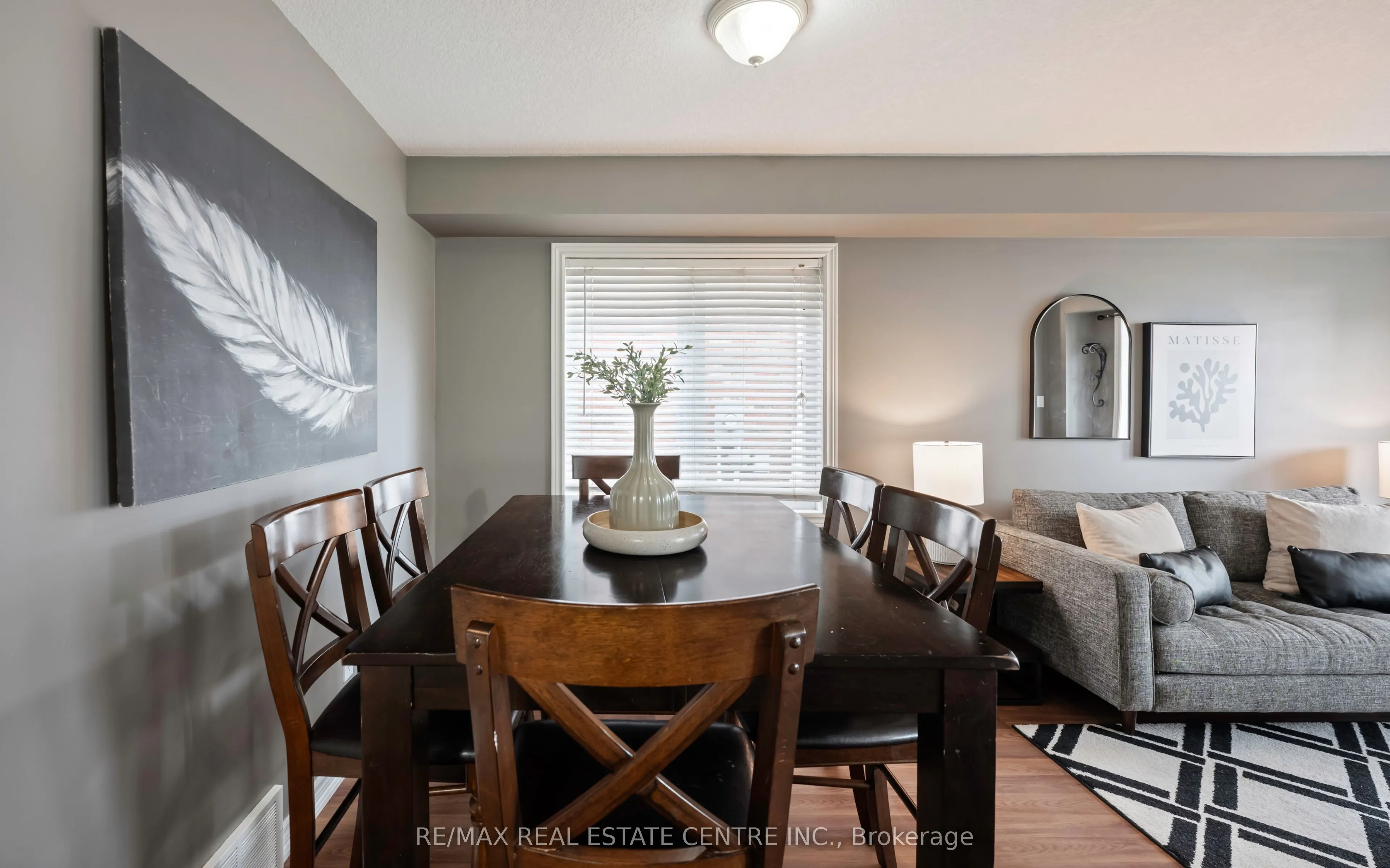 6 Maude Court