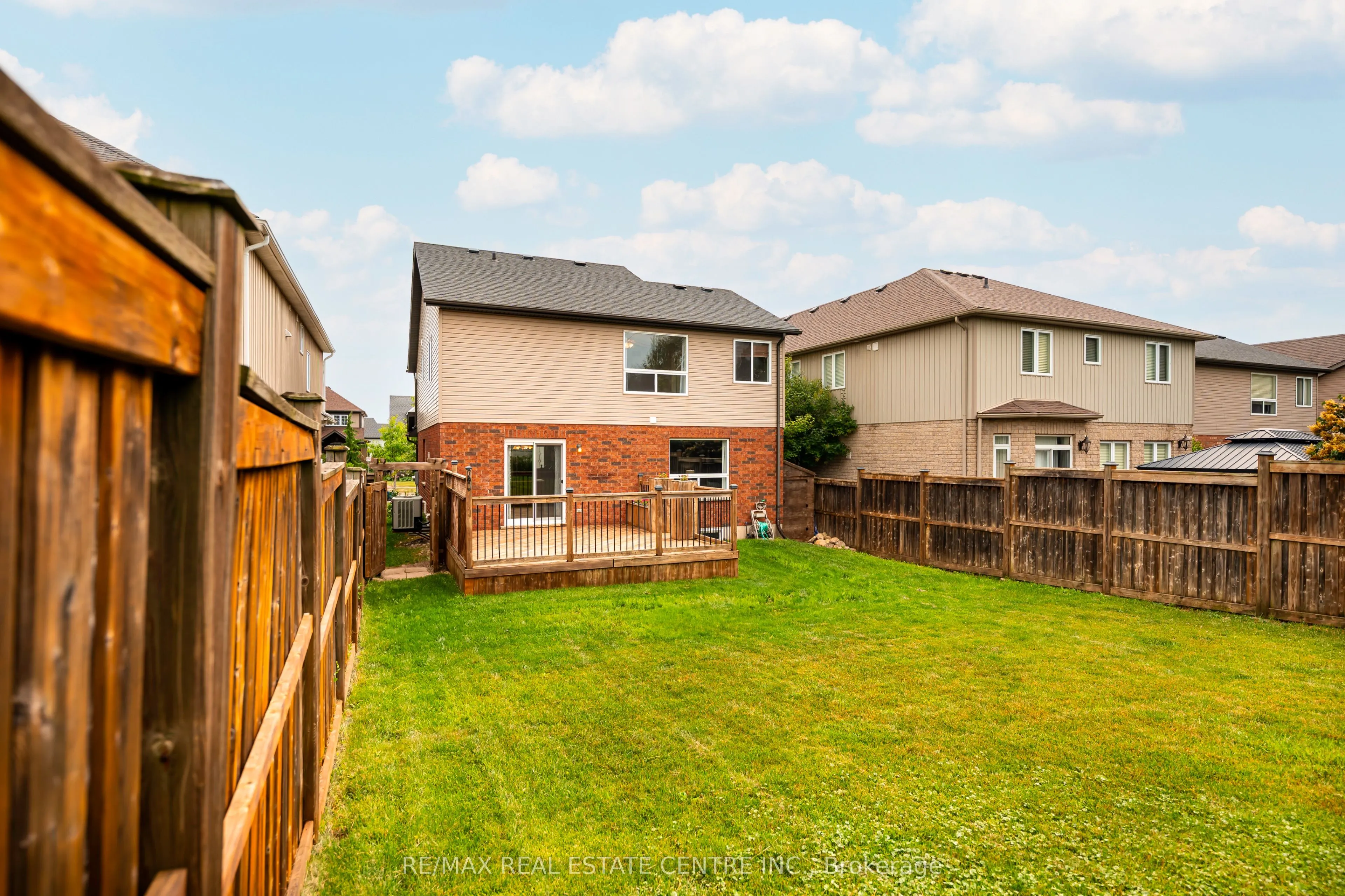 6 Maude Court