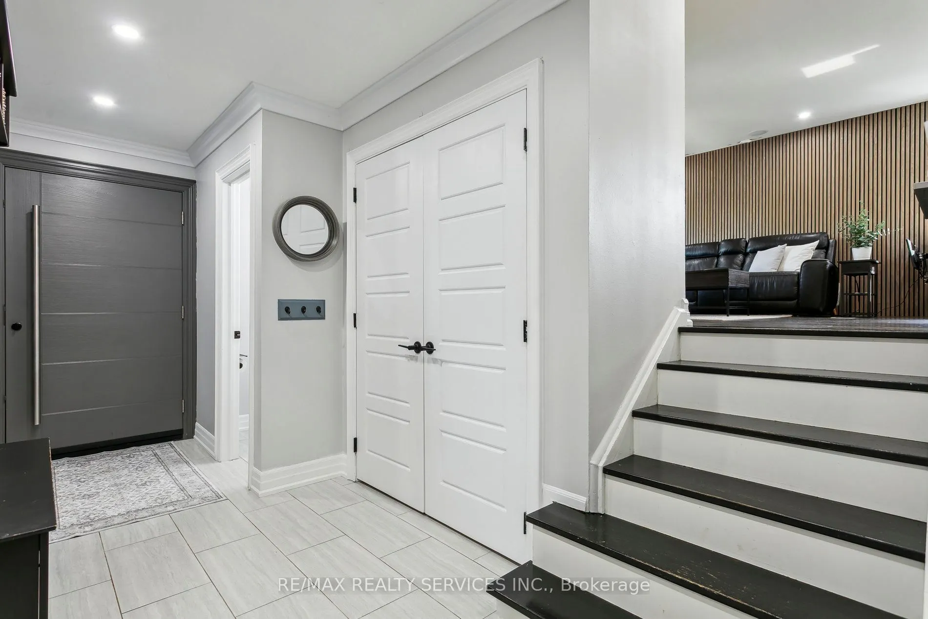16 Groveland Court