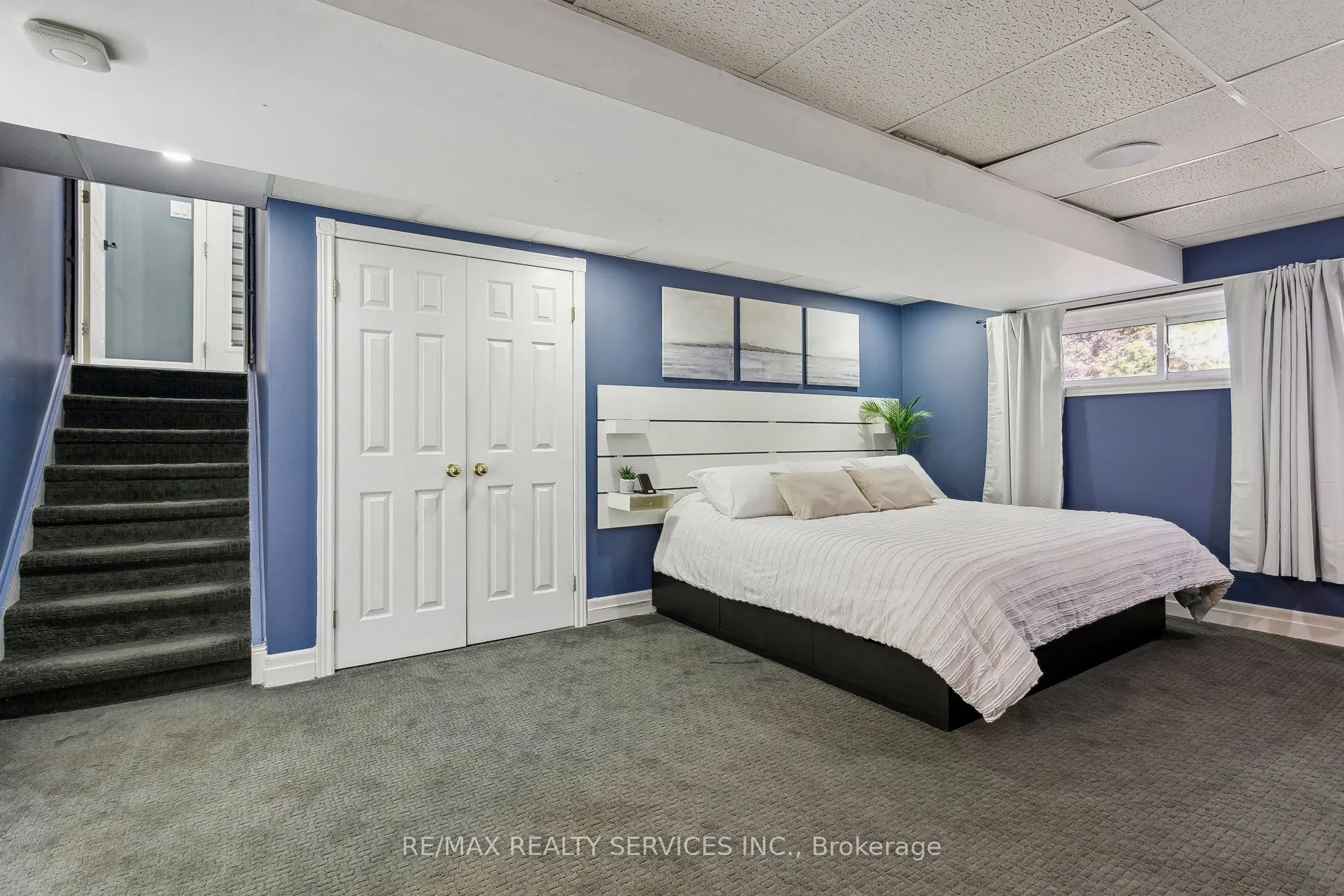 16 Groveland Court