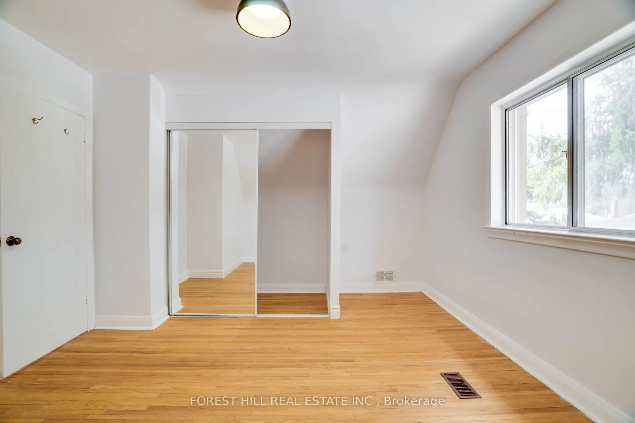 12 Glen Agar Drive