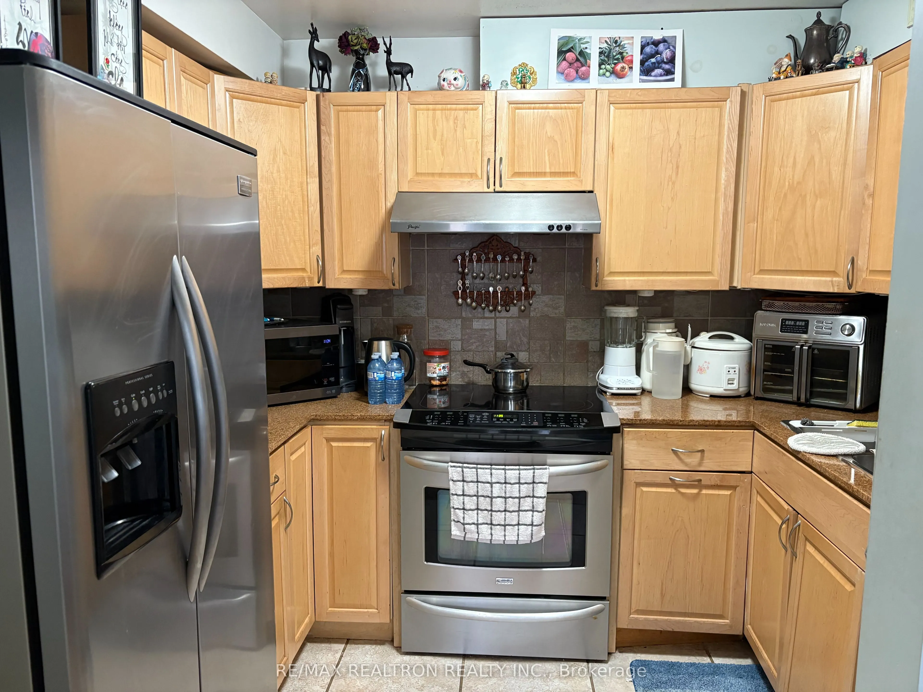 1195 Lakeshore Road E