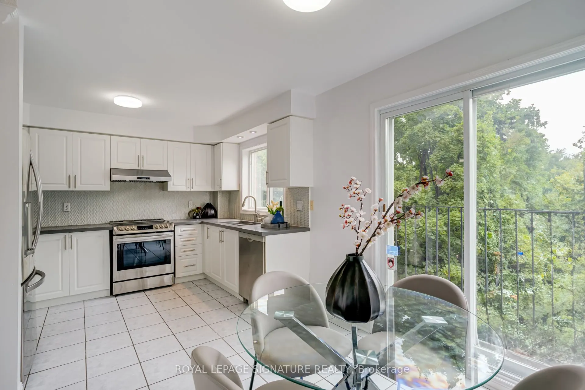80 Acorn Place, #49