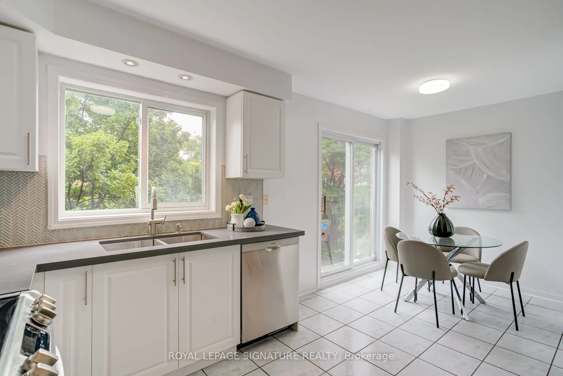 80 Acorn Place, #49