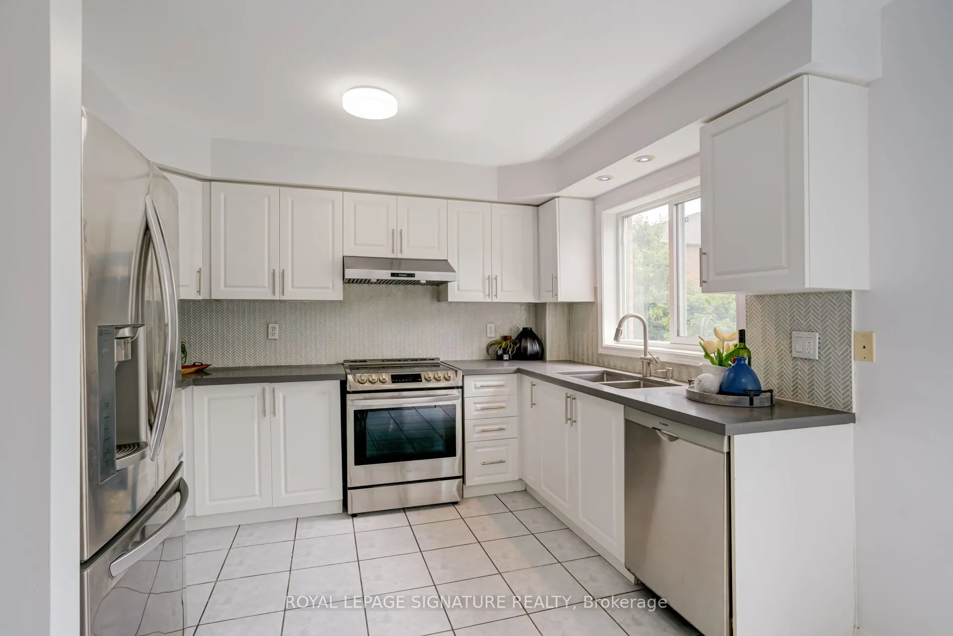 80 Acorn Place, #49