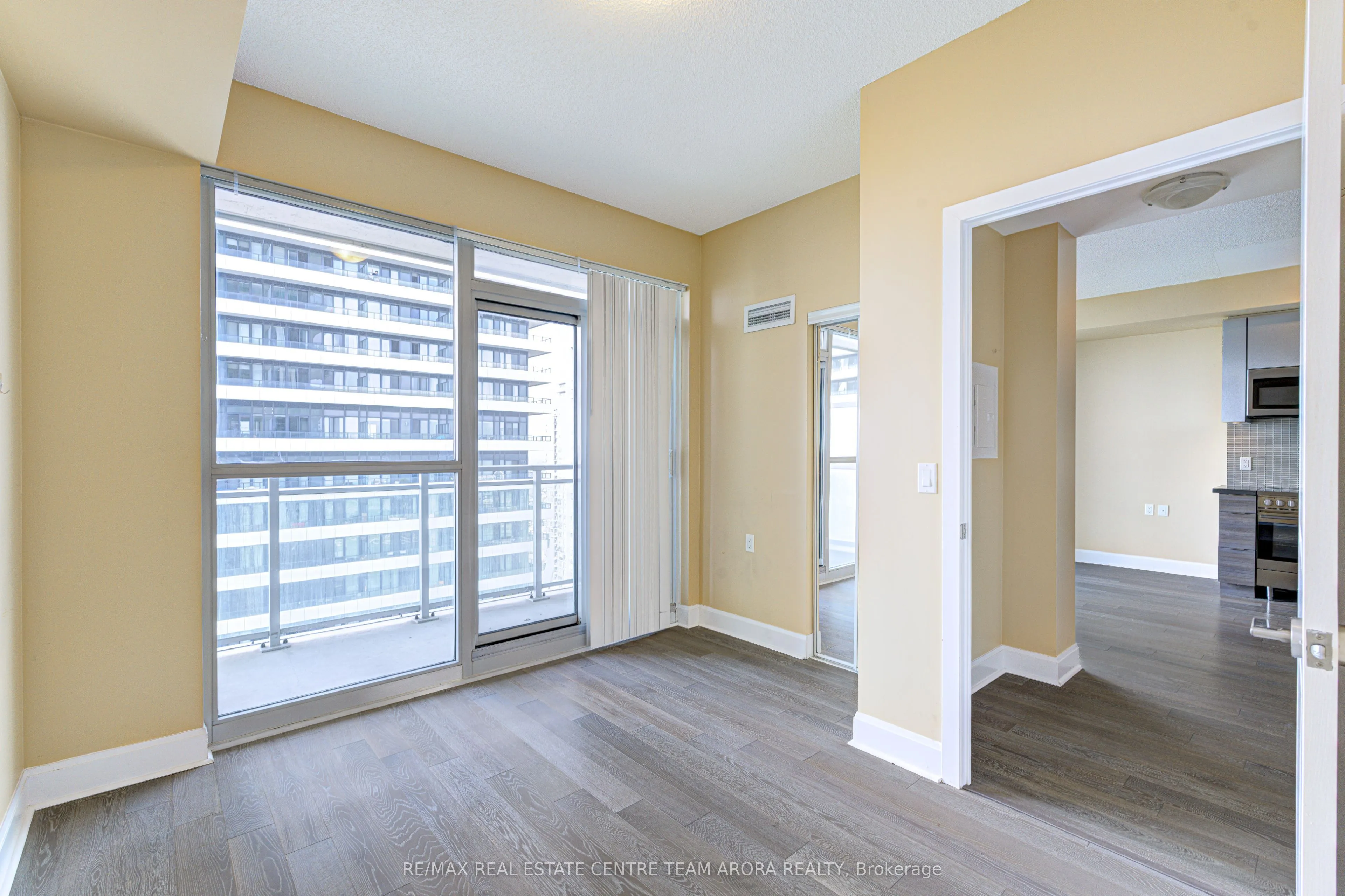 33 Shore Breeze Drive #3302