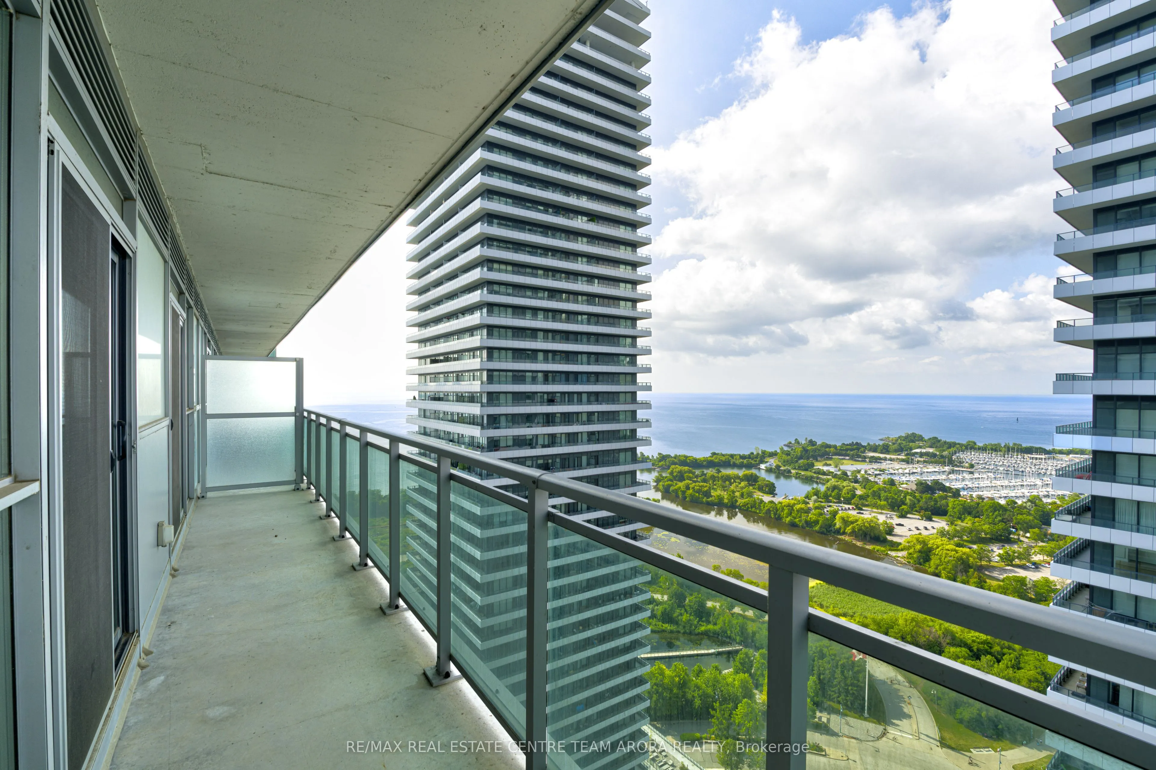 33 Shore Breeze Drive #3302