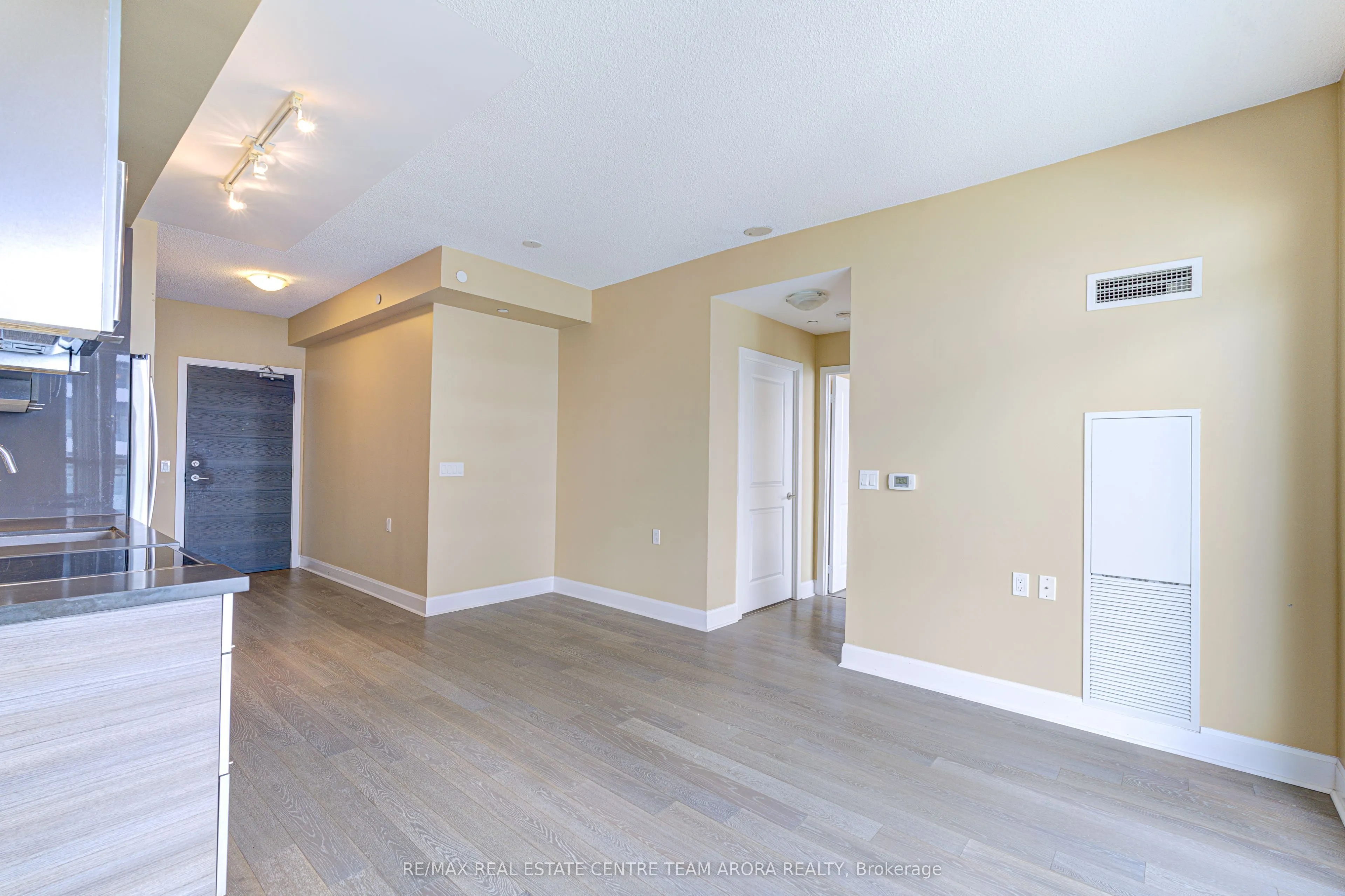33 Shore Breeze Drive #3302