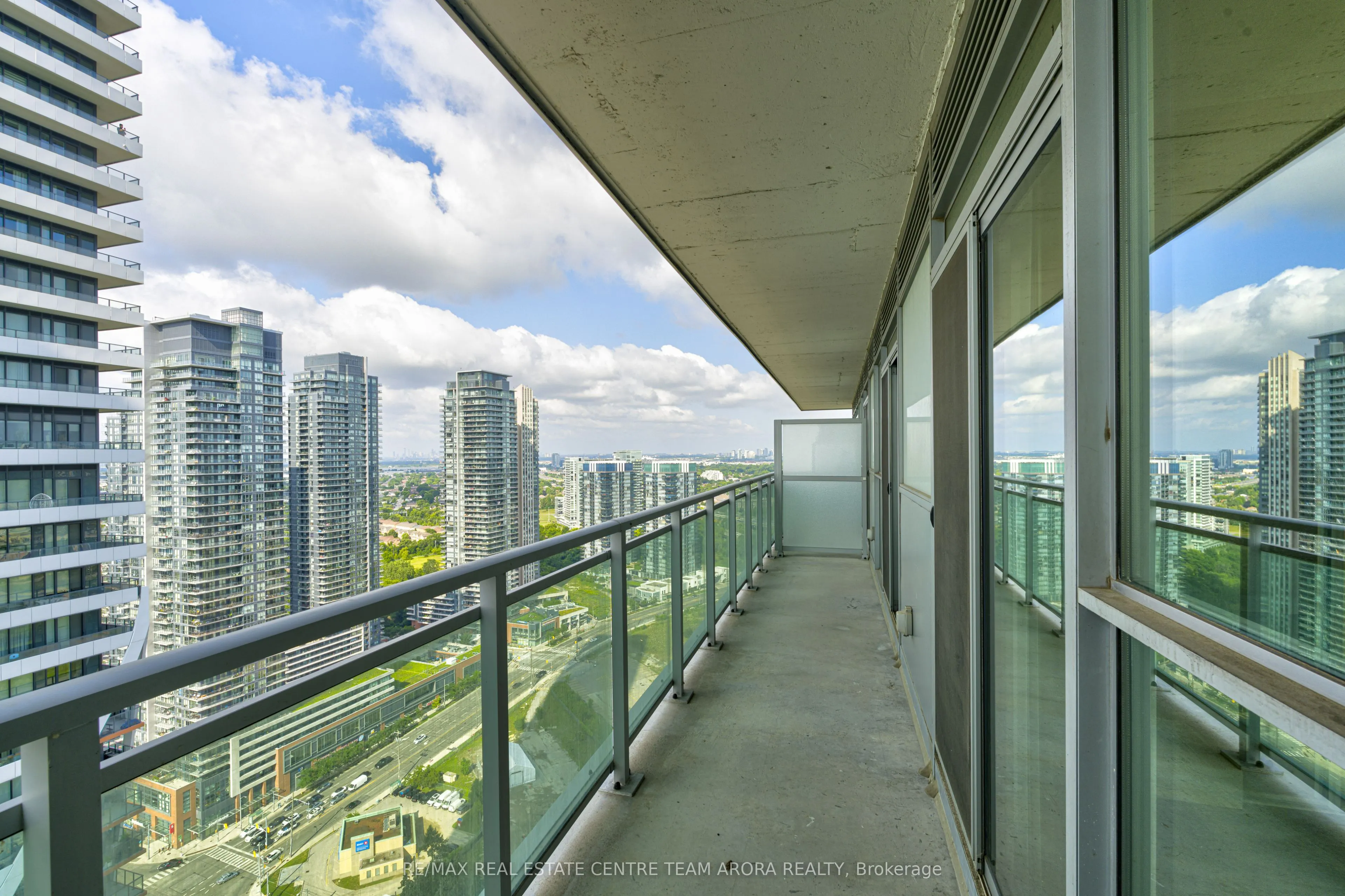 33 Shore Breeze Drive #3302