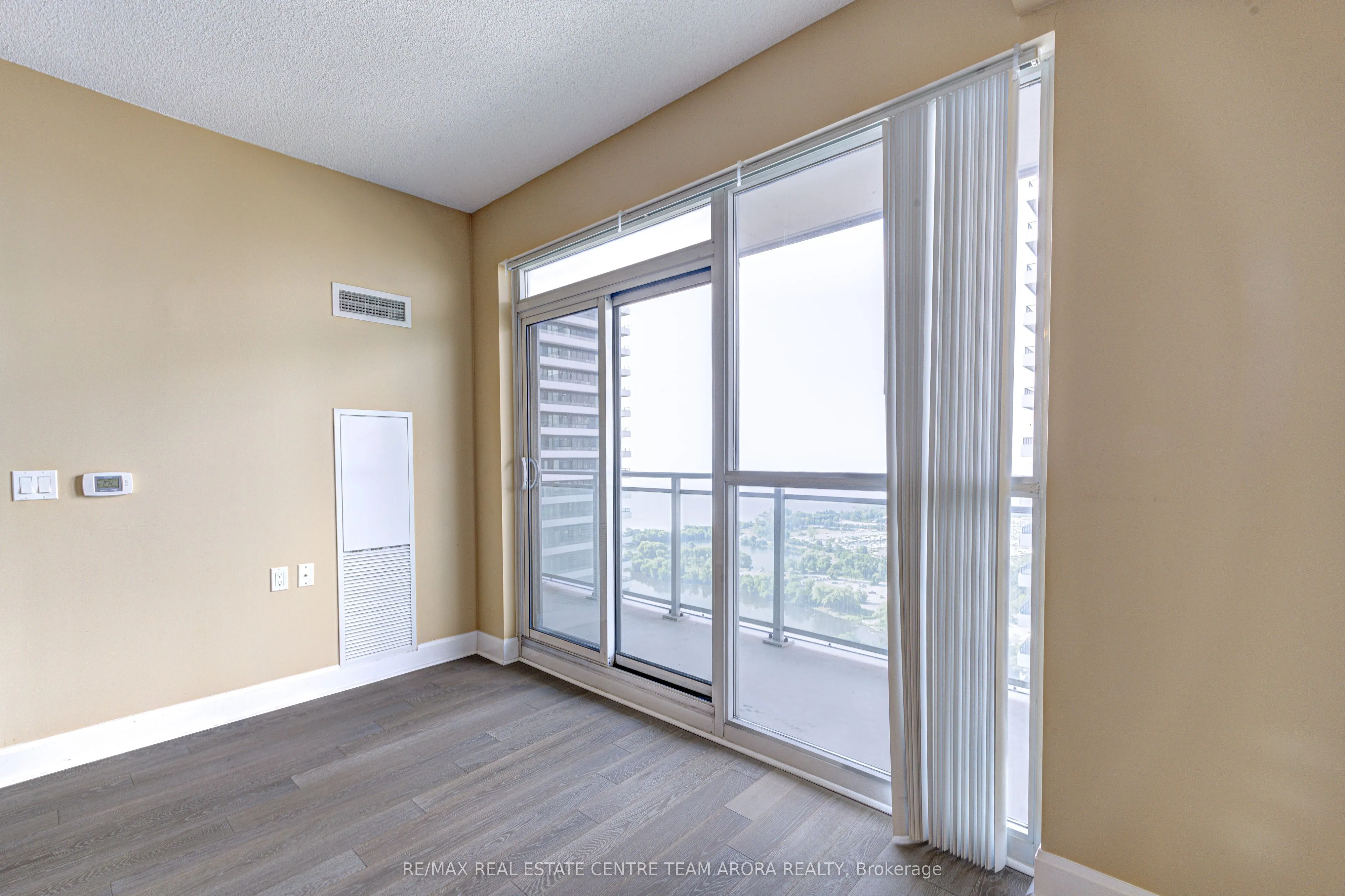 33 Shore Breeze Drive #3302