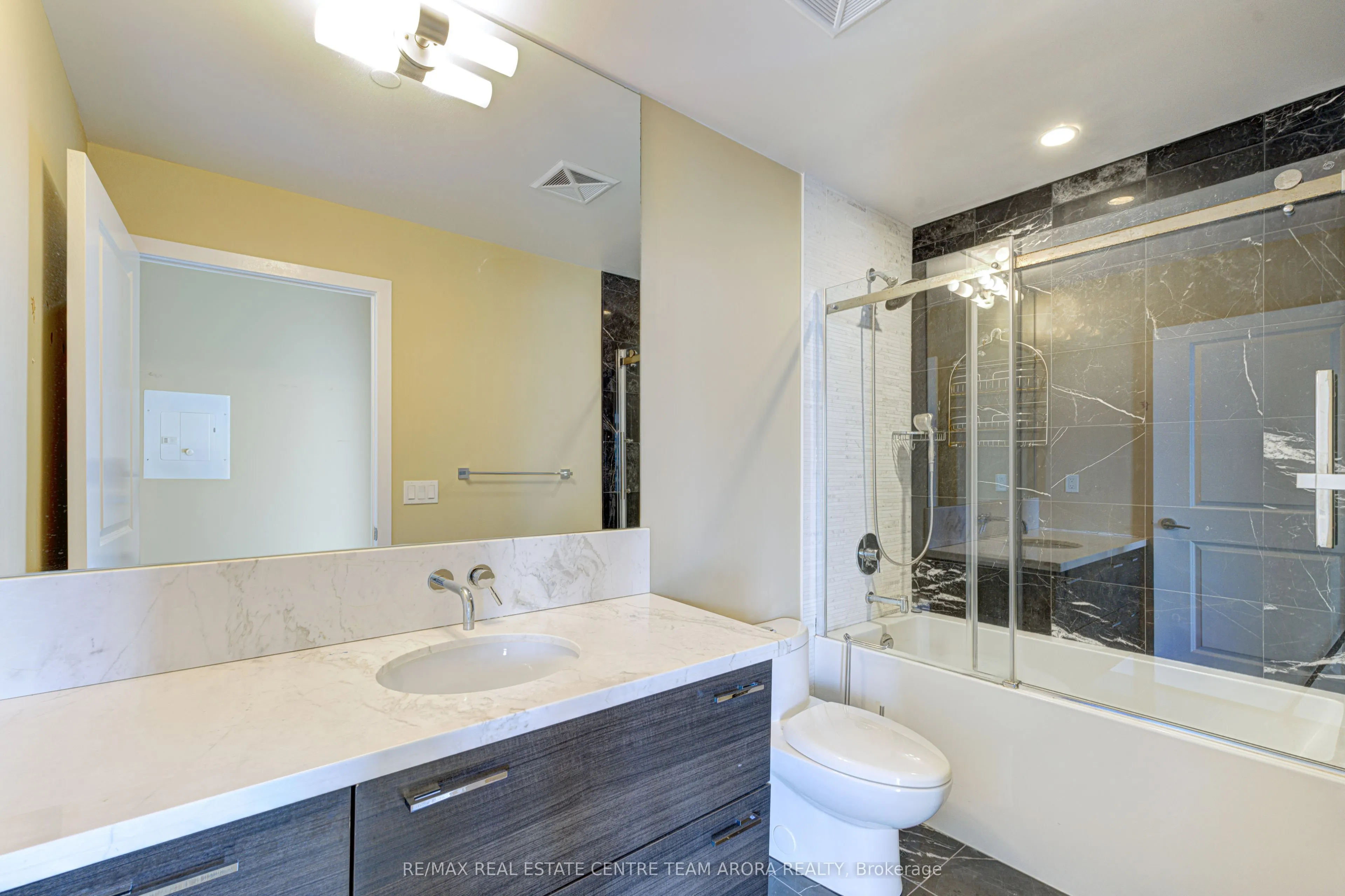 33 Shore Breeze Drive #3302
