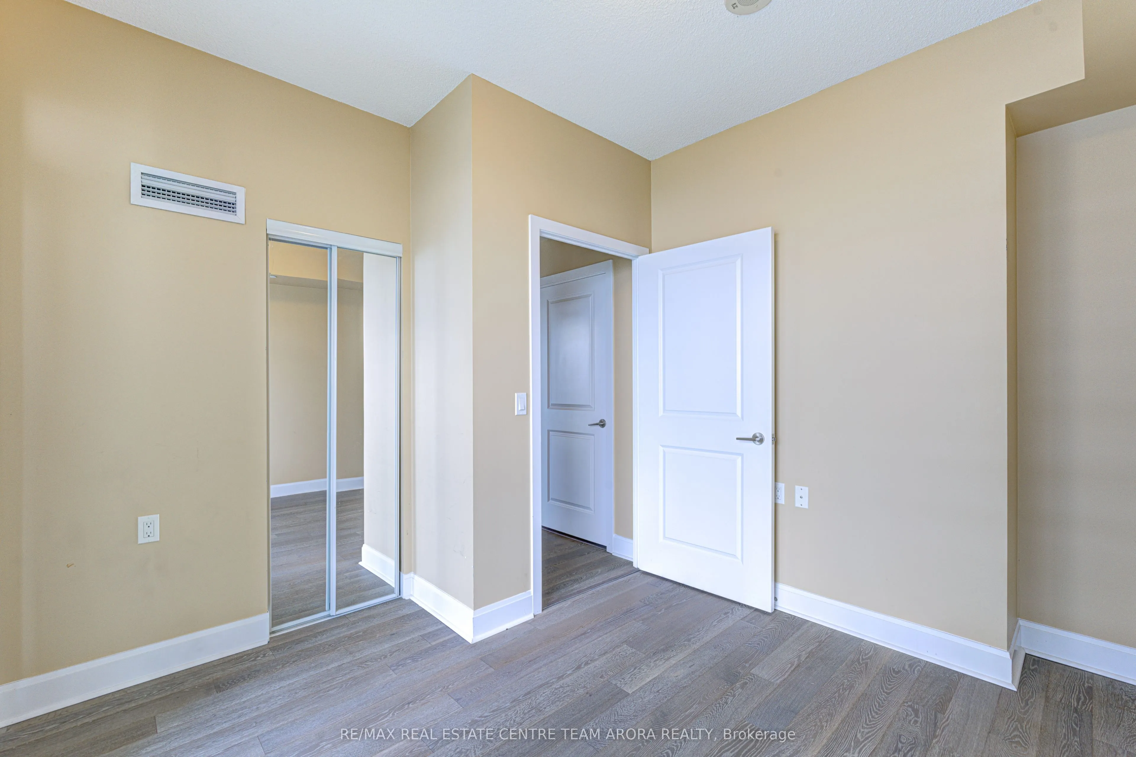 33 Shore Breeze Drive #3302