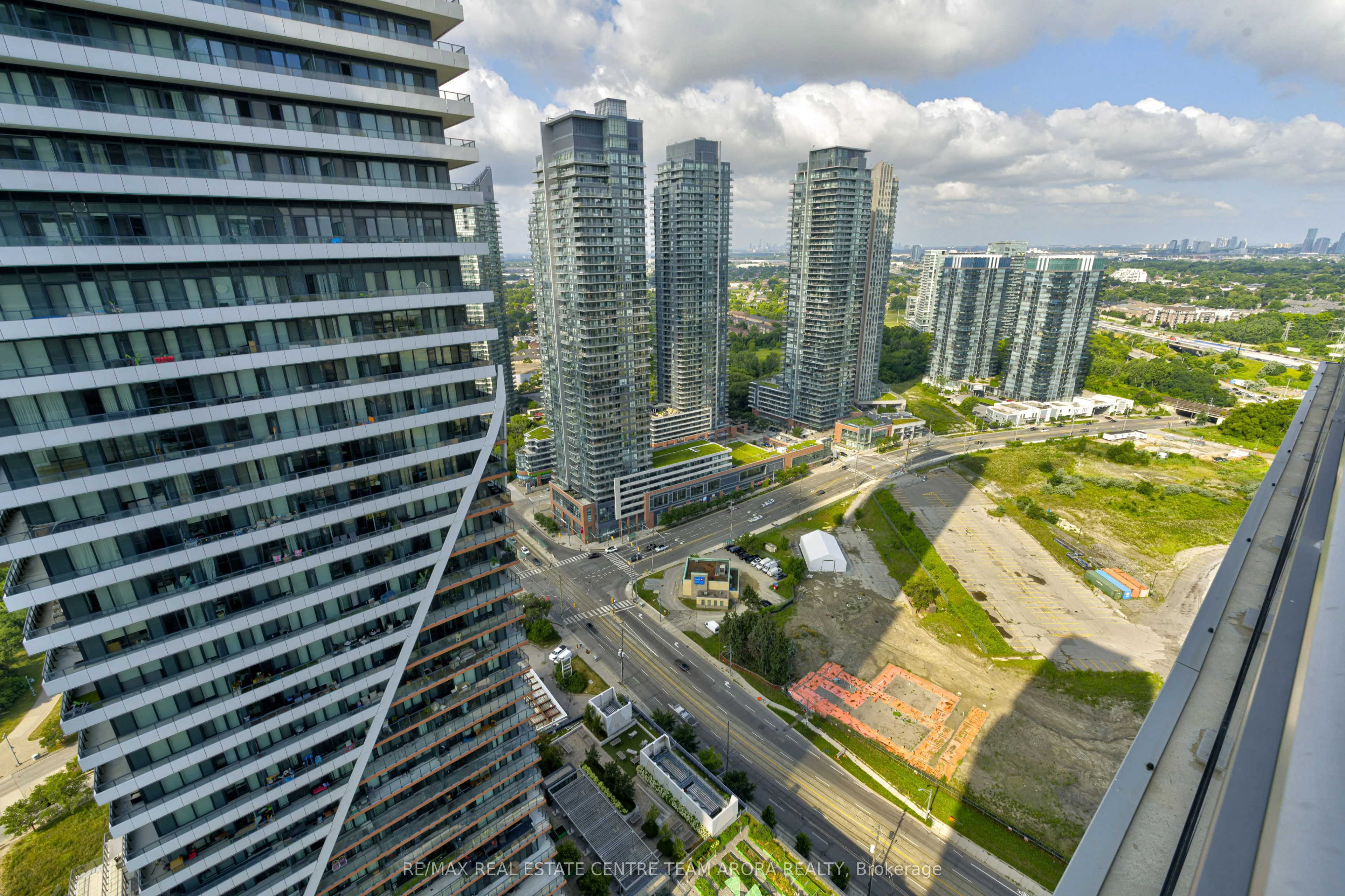 33 Shore Breeze Drive #3302