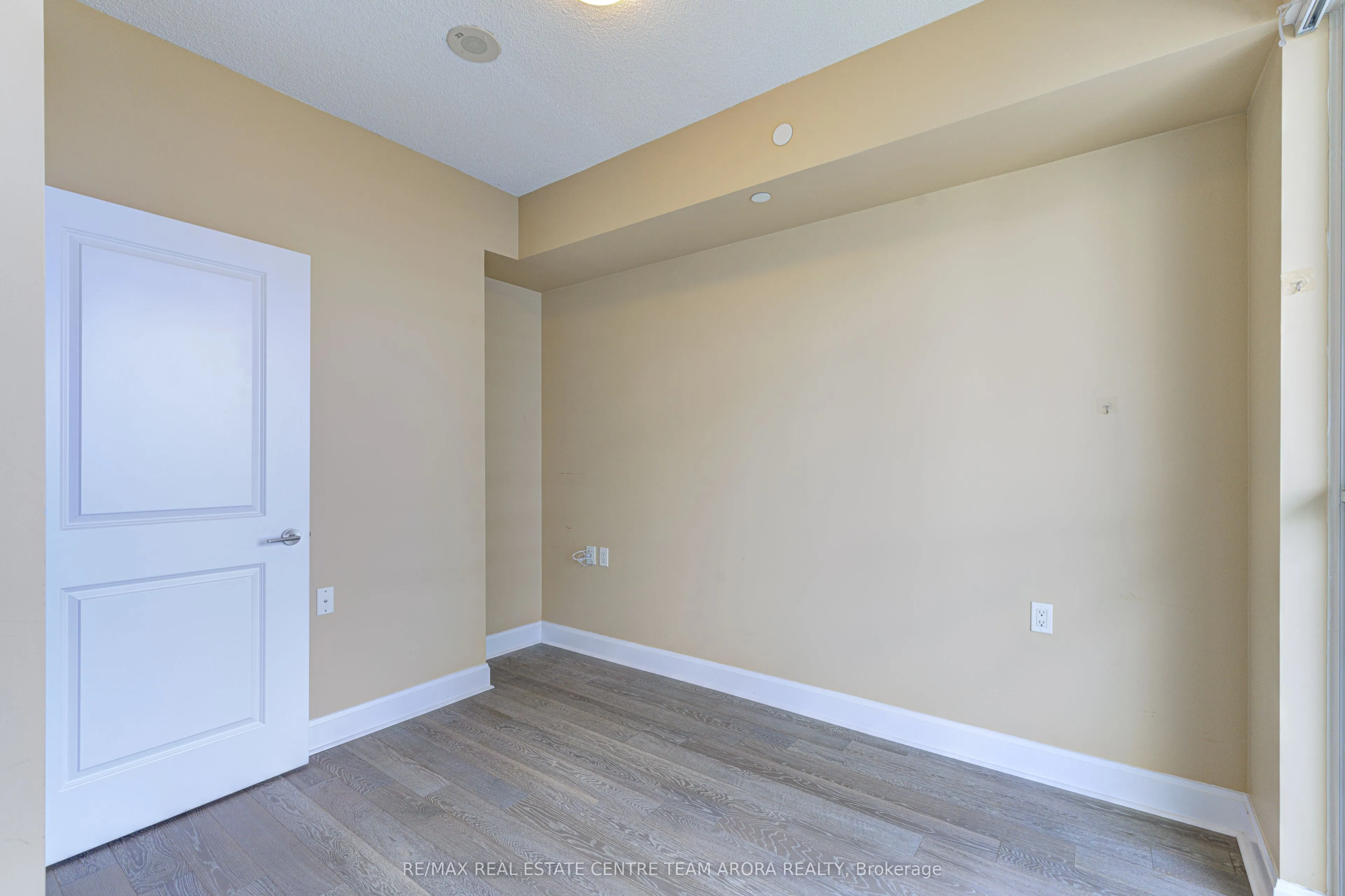 33 Shore Breeze Drive #3302