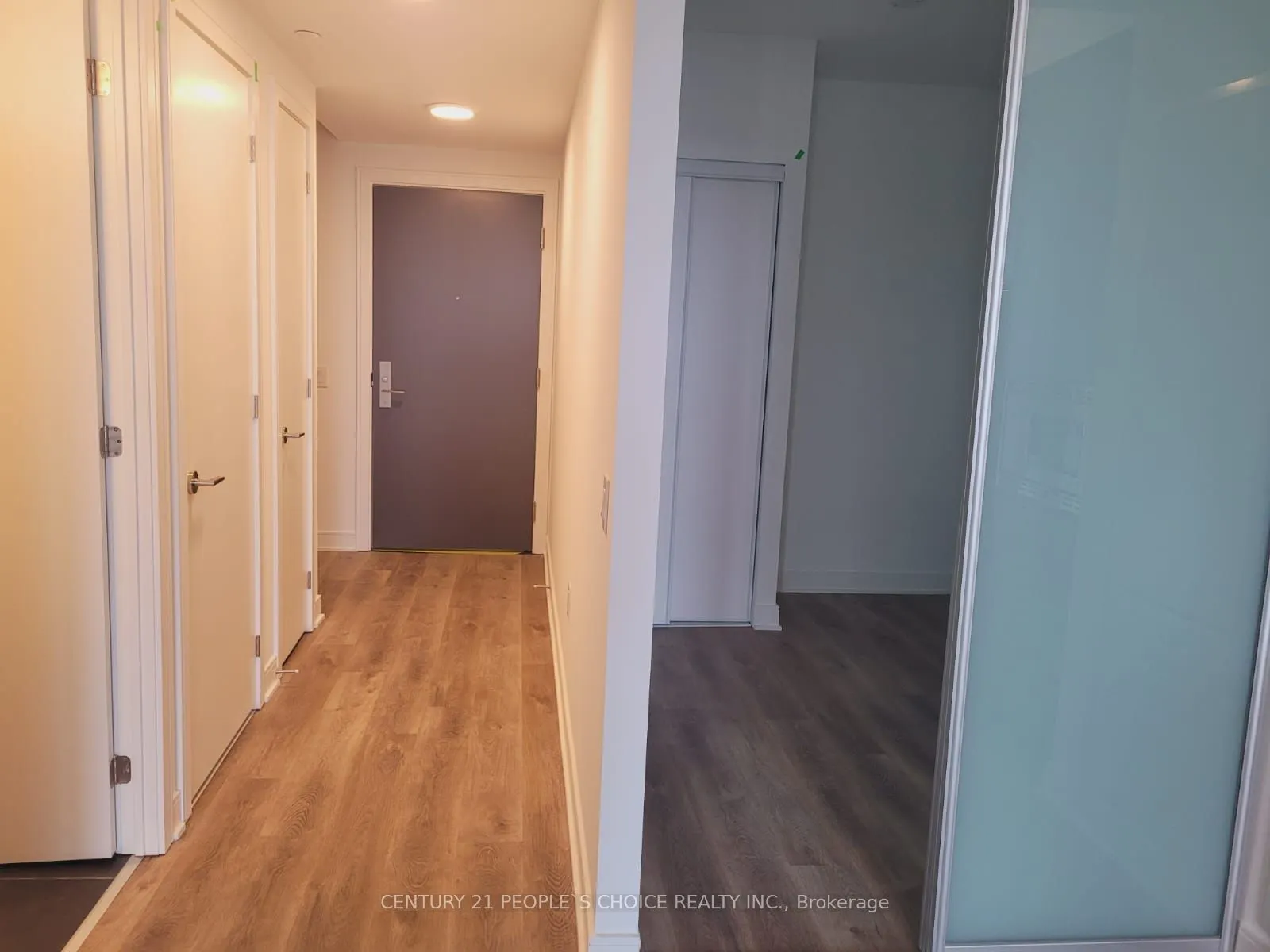 86 Dundas Street E, #817