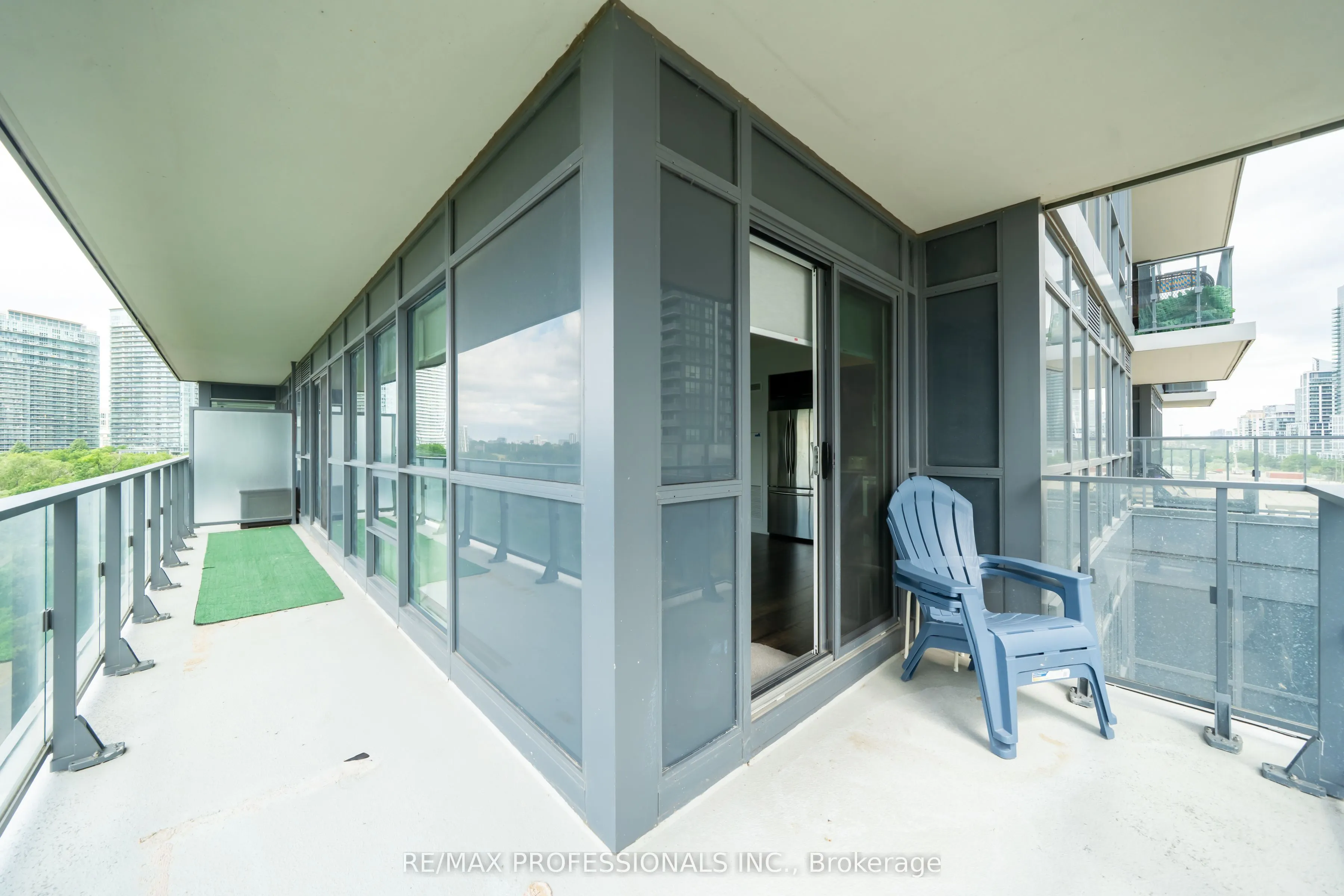 2220 Lake Shore Boulevard W, #909