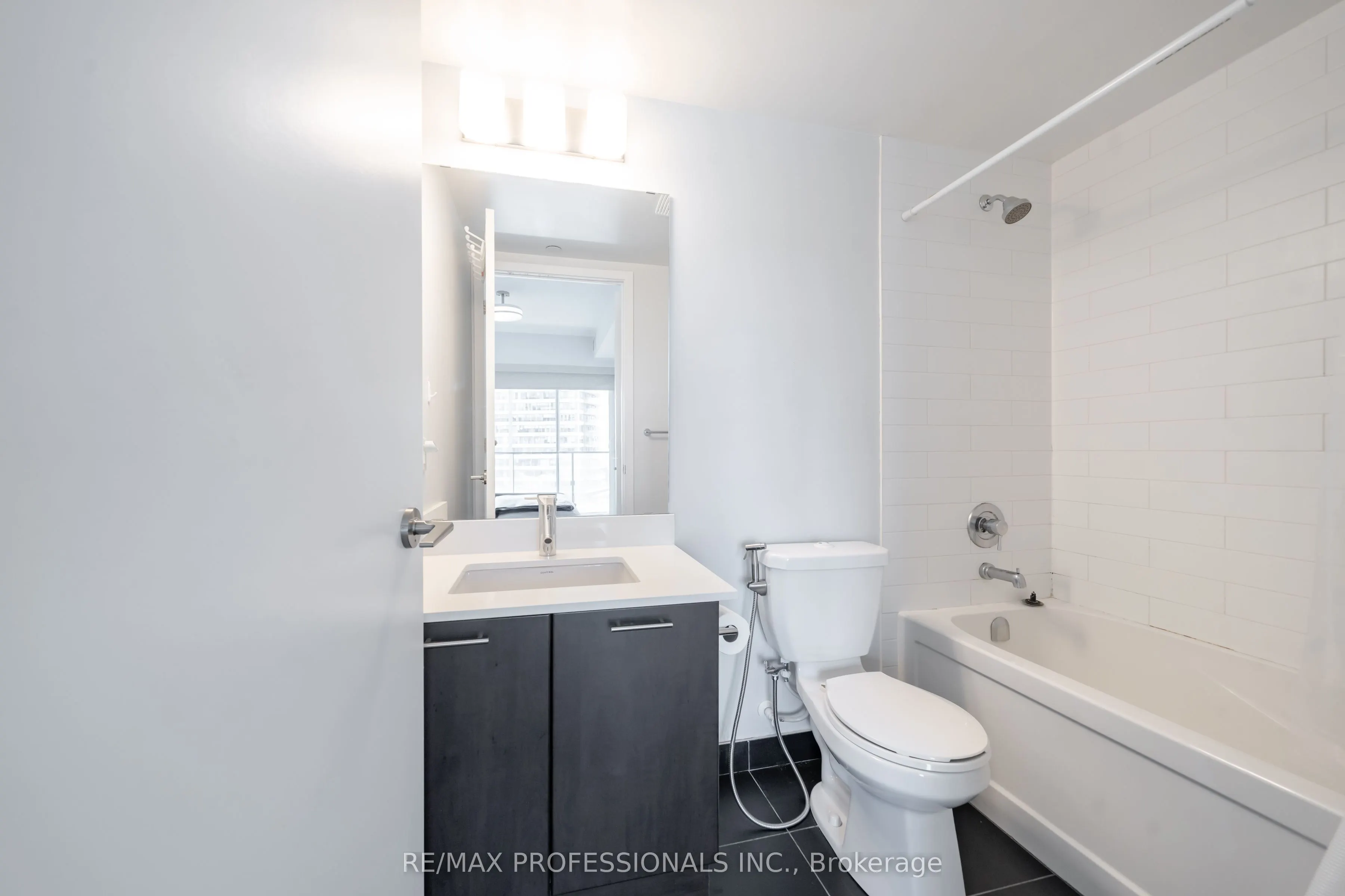 2220 Lake Shore Boulevard W, #909