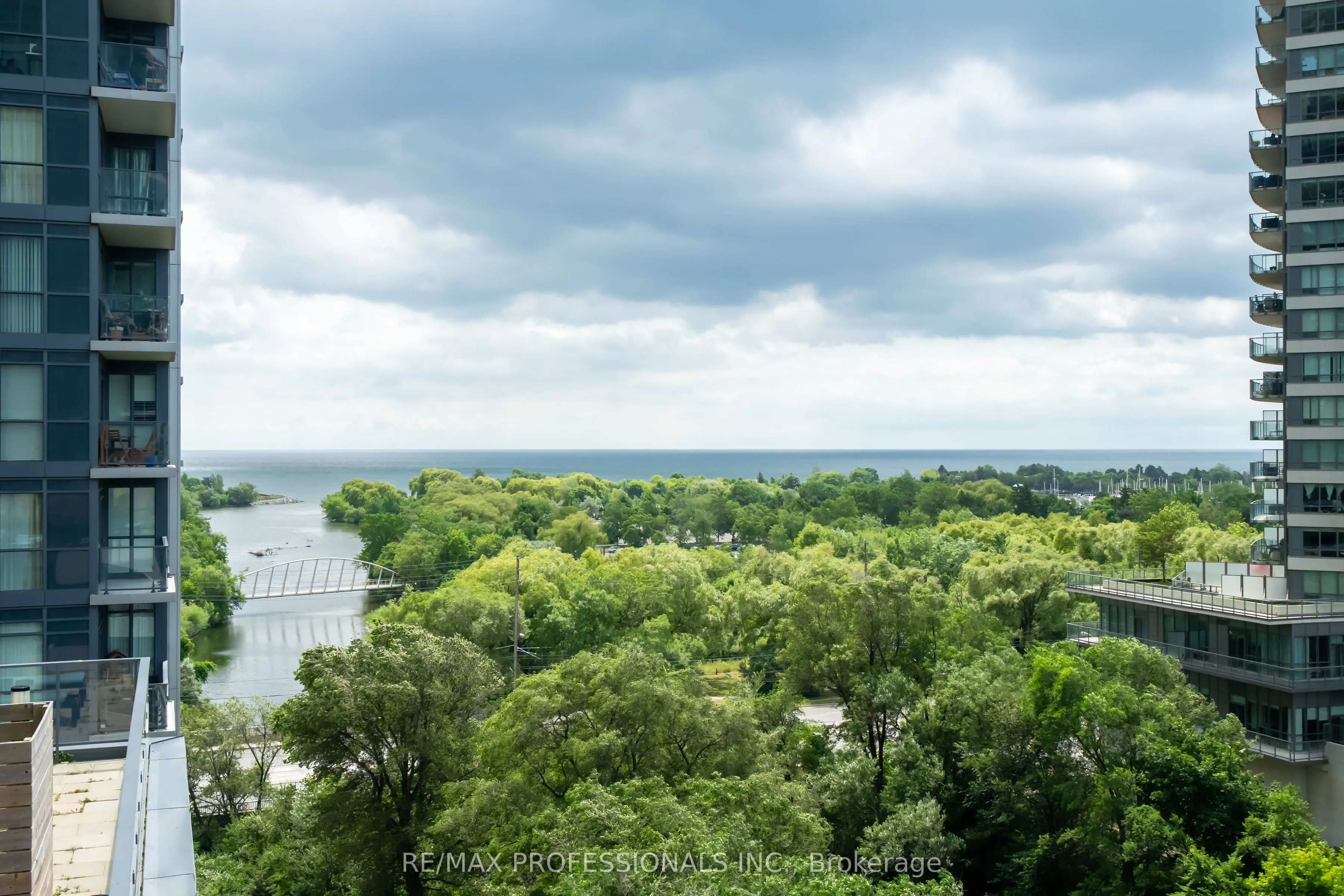 2220 Lake Shore Boulevard W, #909