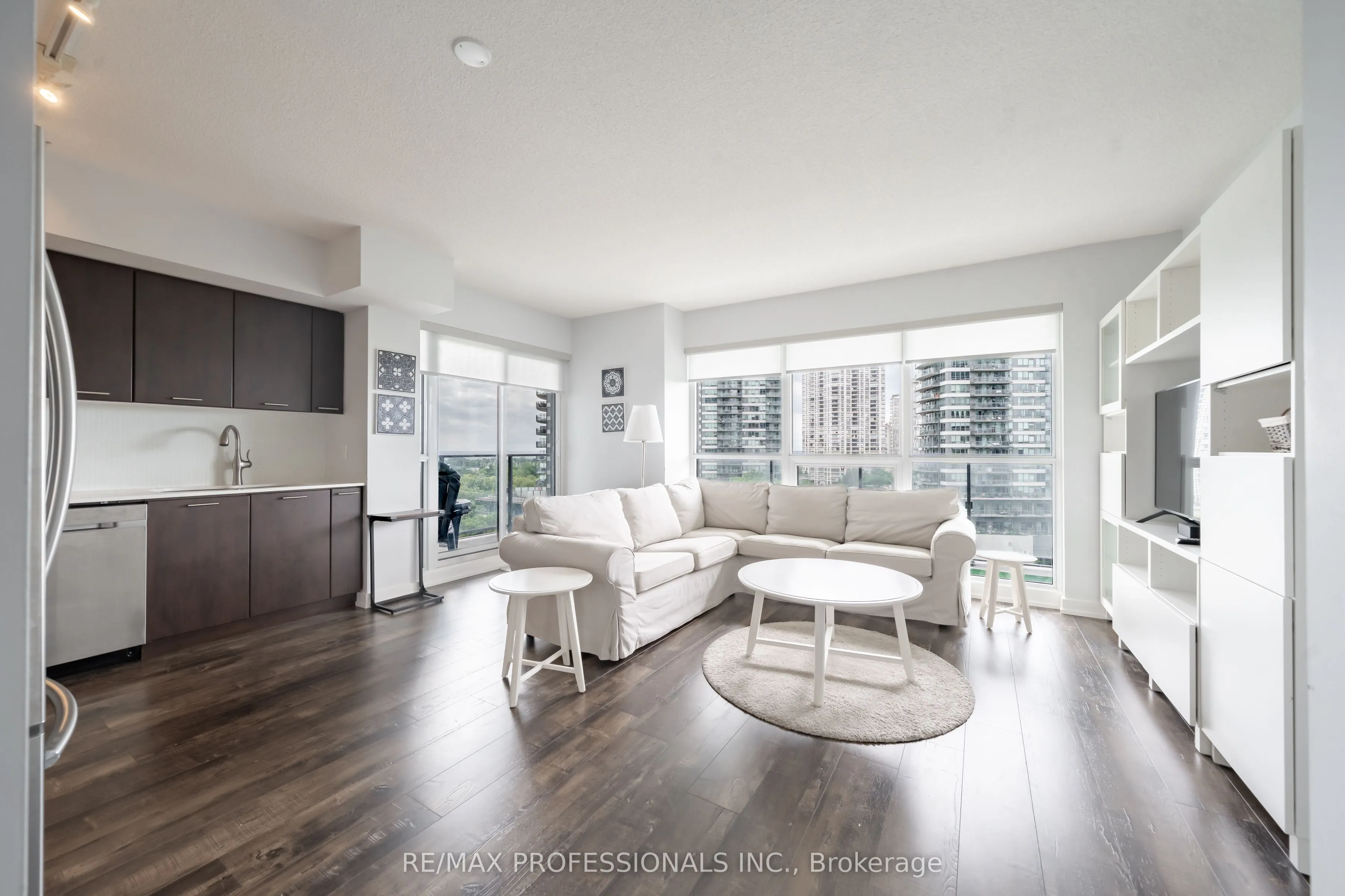 2220 Lake Shore Boulevard W, #909
