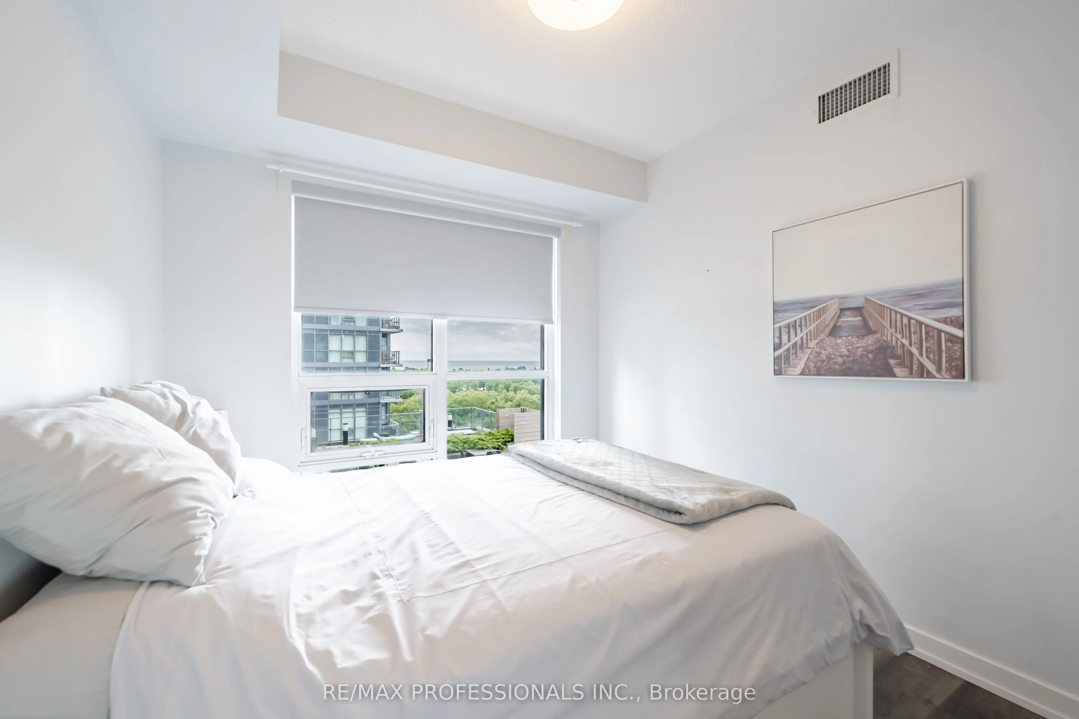 2220 Lake Shore Boulevard W, #909