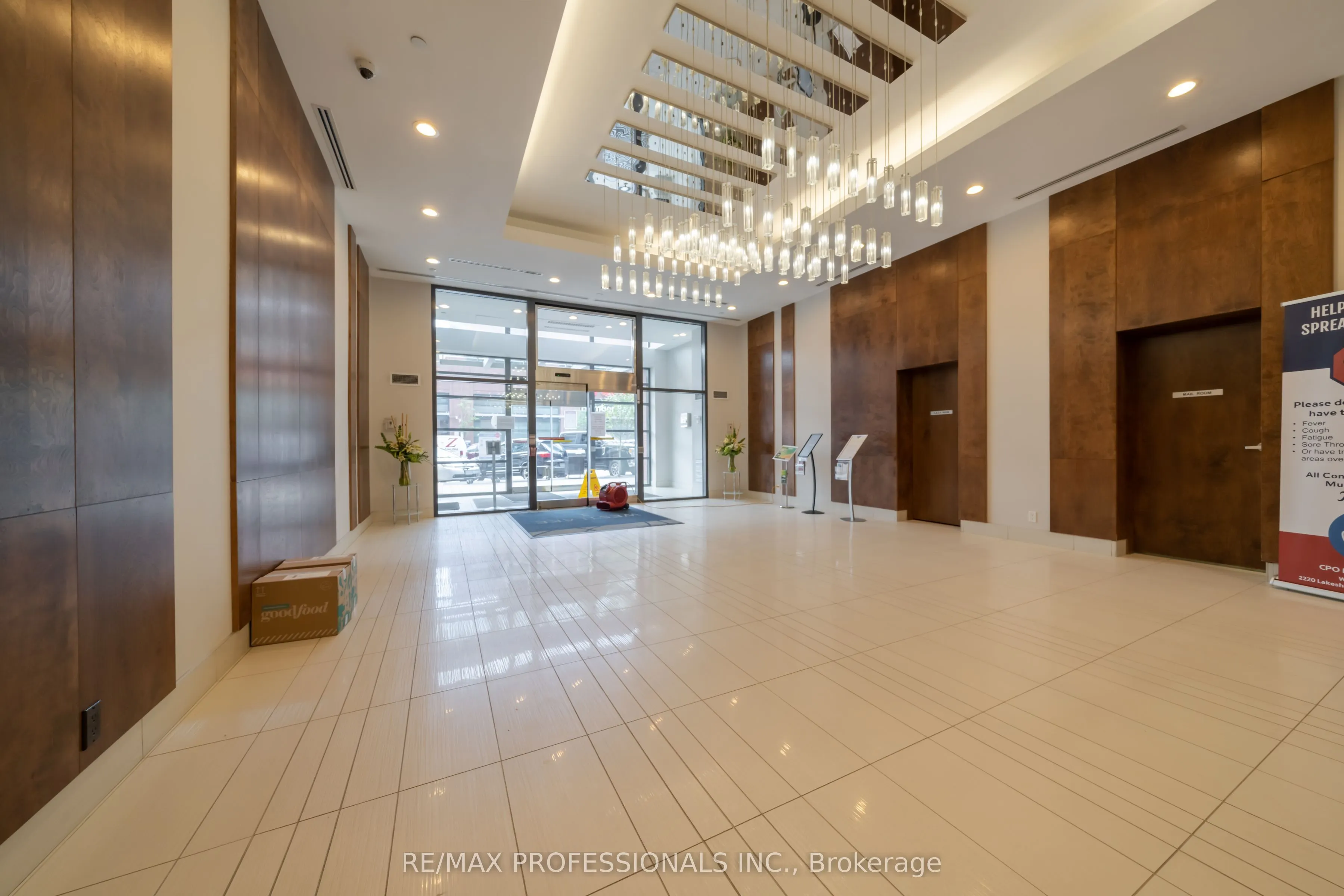 2220 Lake Shore Boulevard W, #909