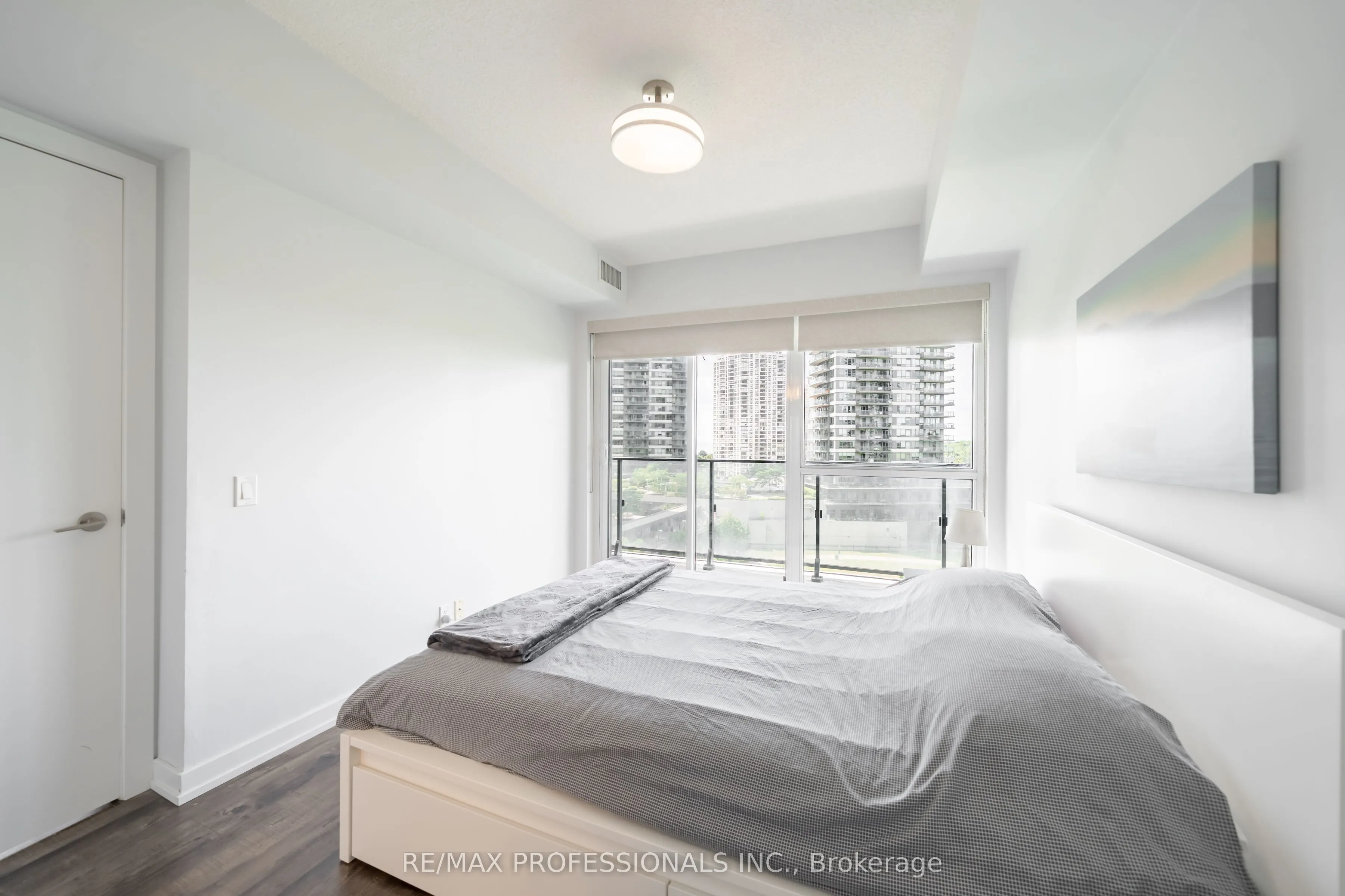 2220 Lake Shore Boulevard W, #909