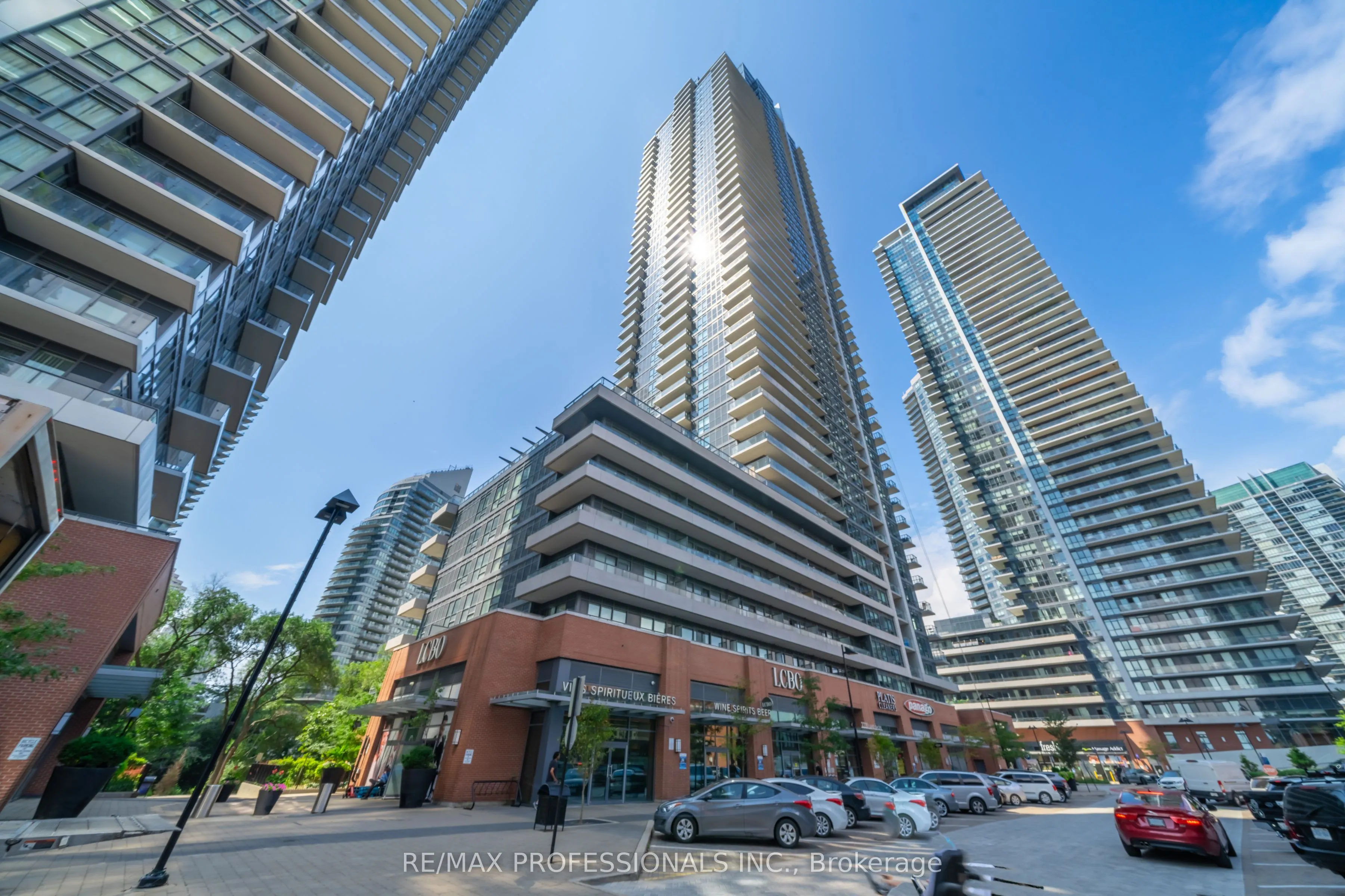 2220 Lake Shore Boulevard W, #909
