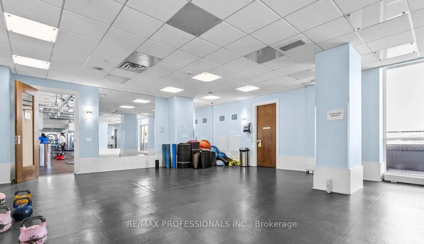 2220 Lake Shore Boulevard W, #909