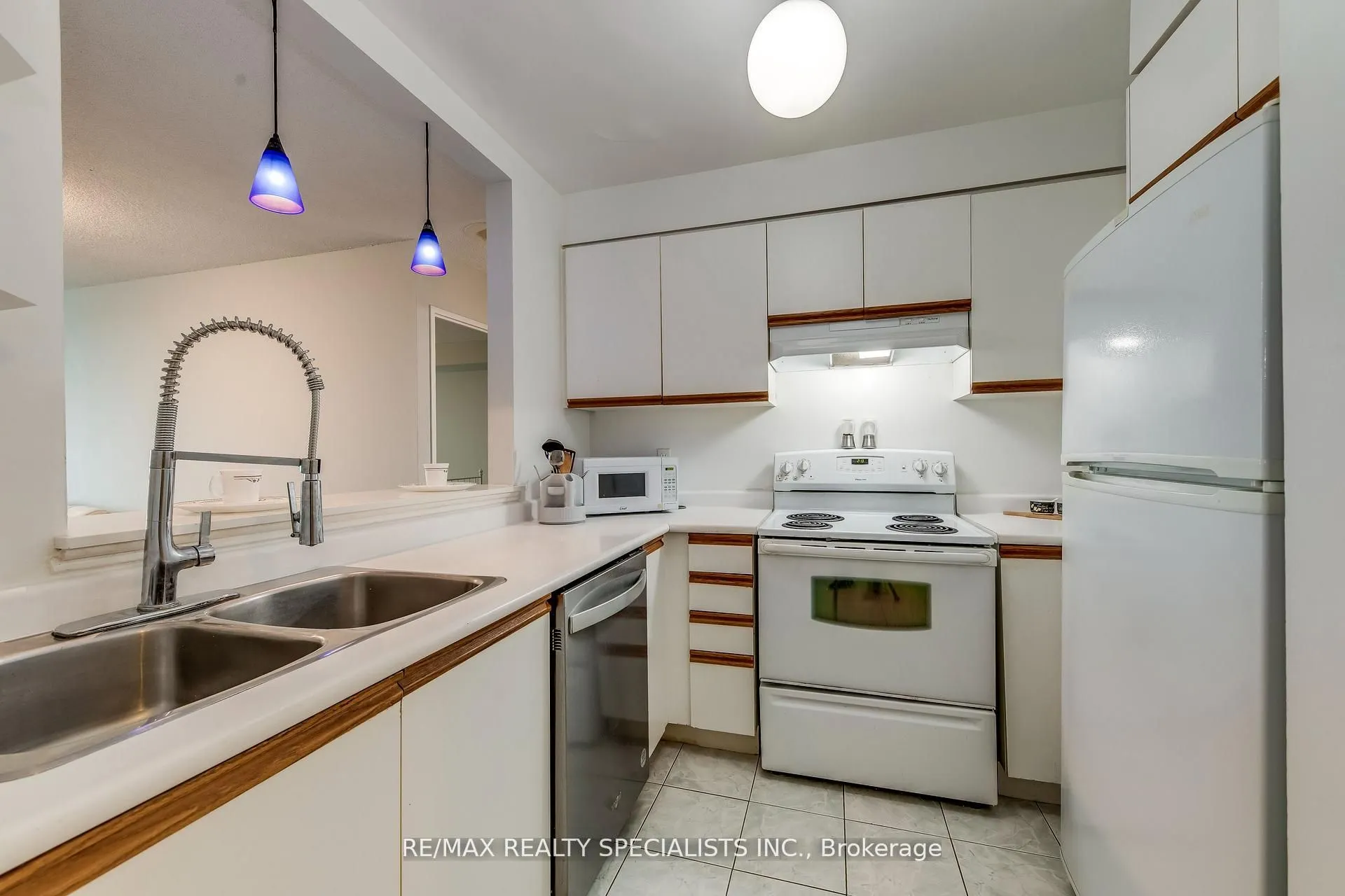 2177 Burnhamthorpe Road W, #1112