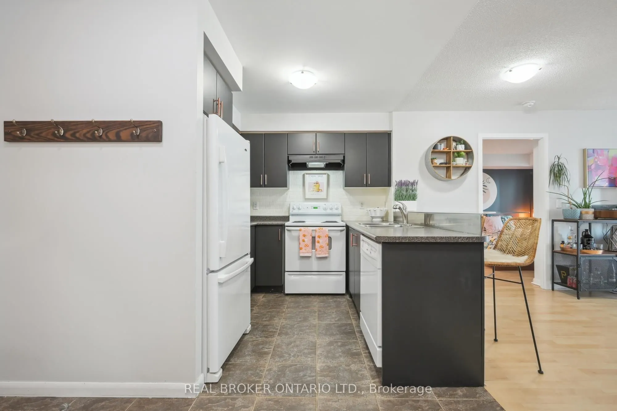 185 Legion Road N, #608