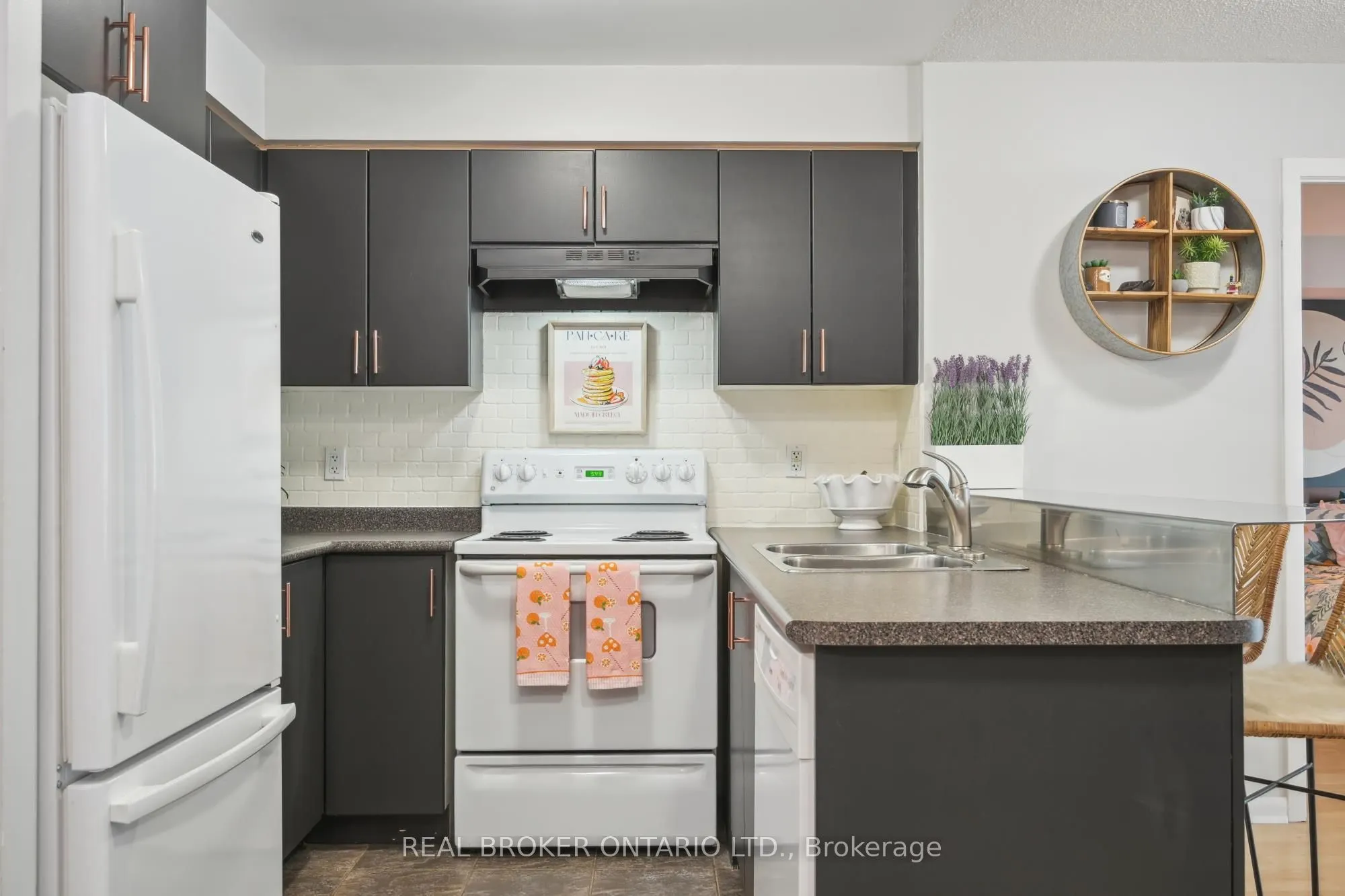 185 Legion Road N, #608