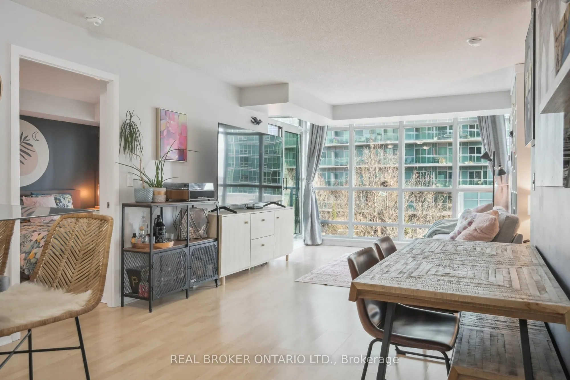 185 Legion Road N, #608