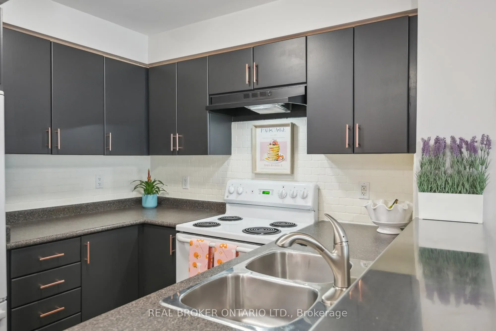 185 Legion Road N, #608