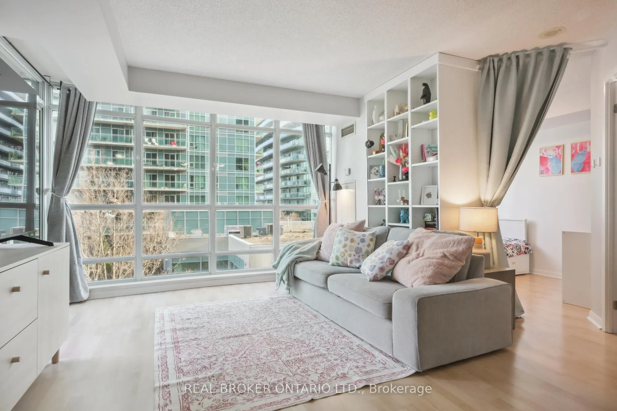 185 Legion Road N, #608