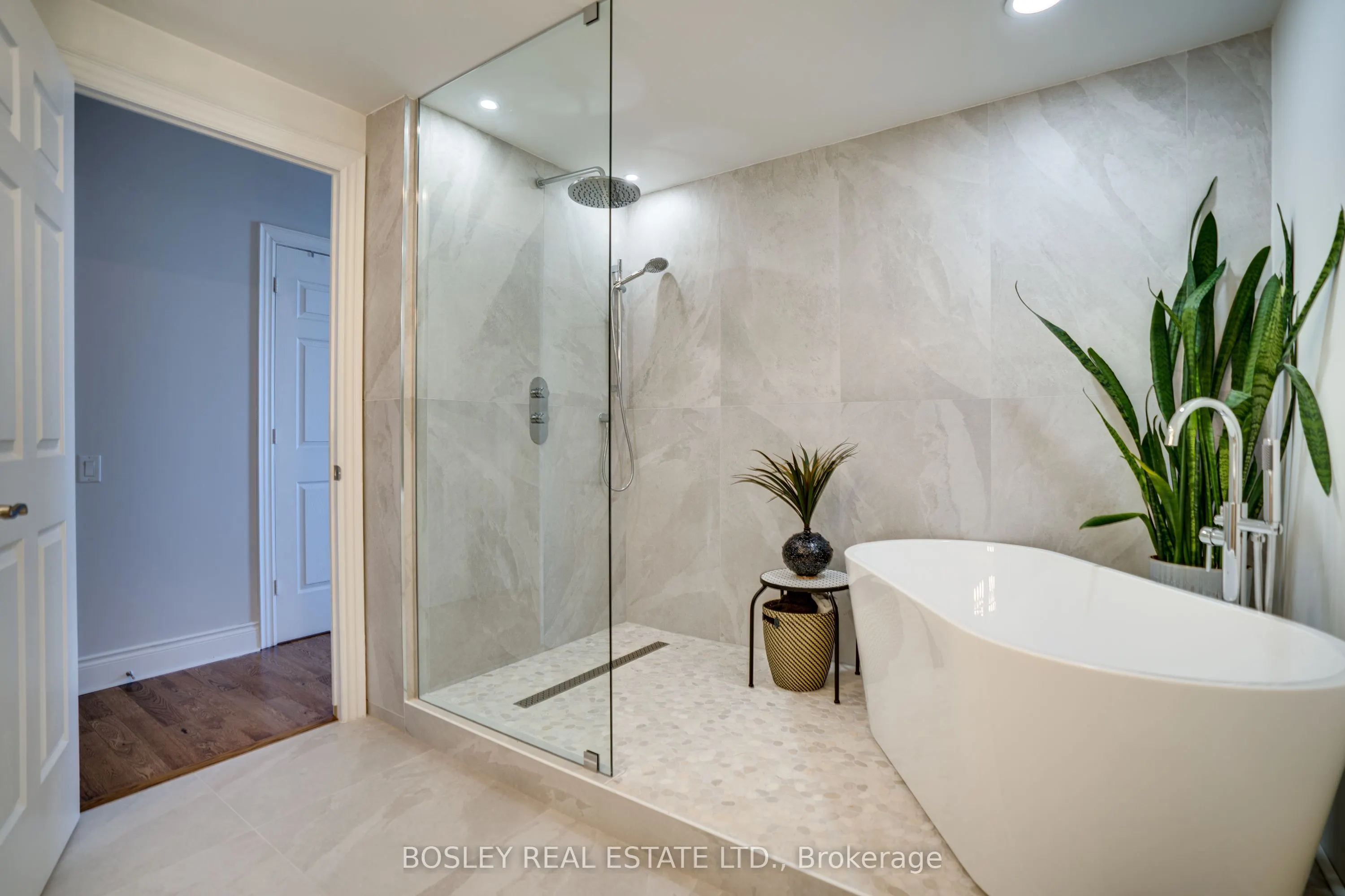 5229 Dundas Street W, #PH08