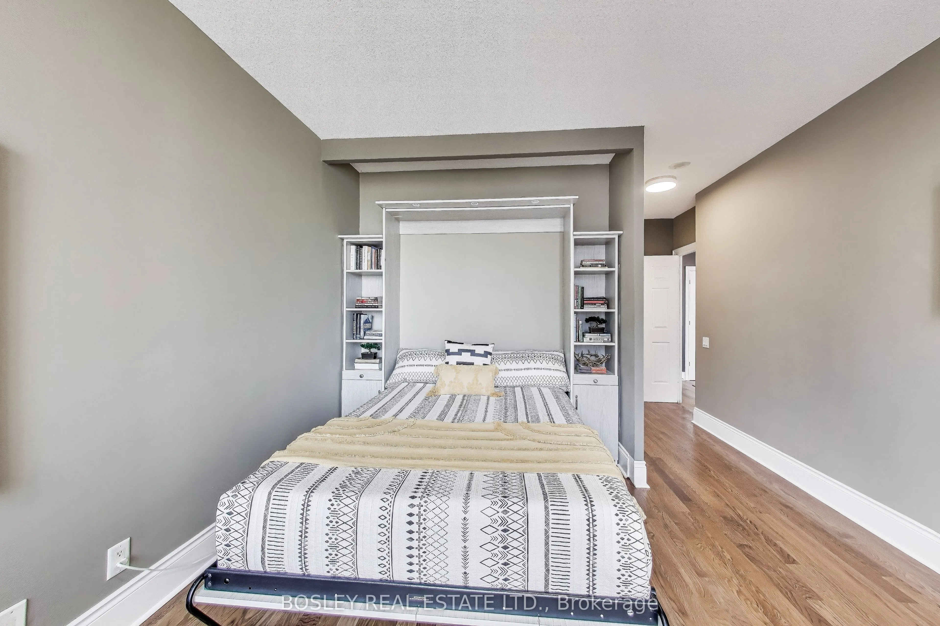 5229 Dundas Street W, #PH08