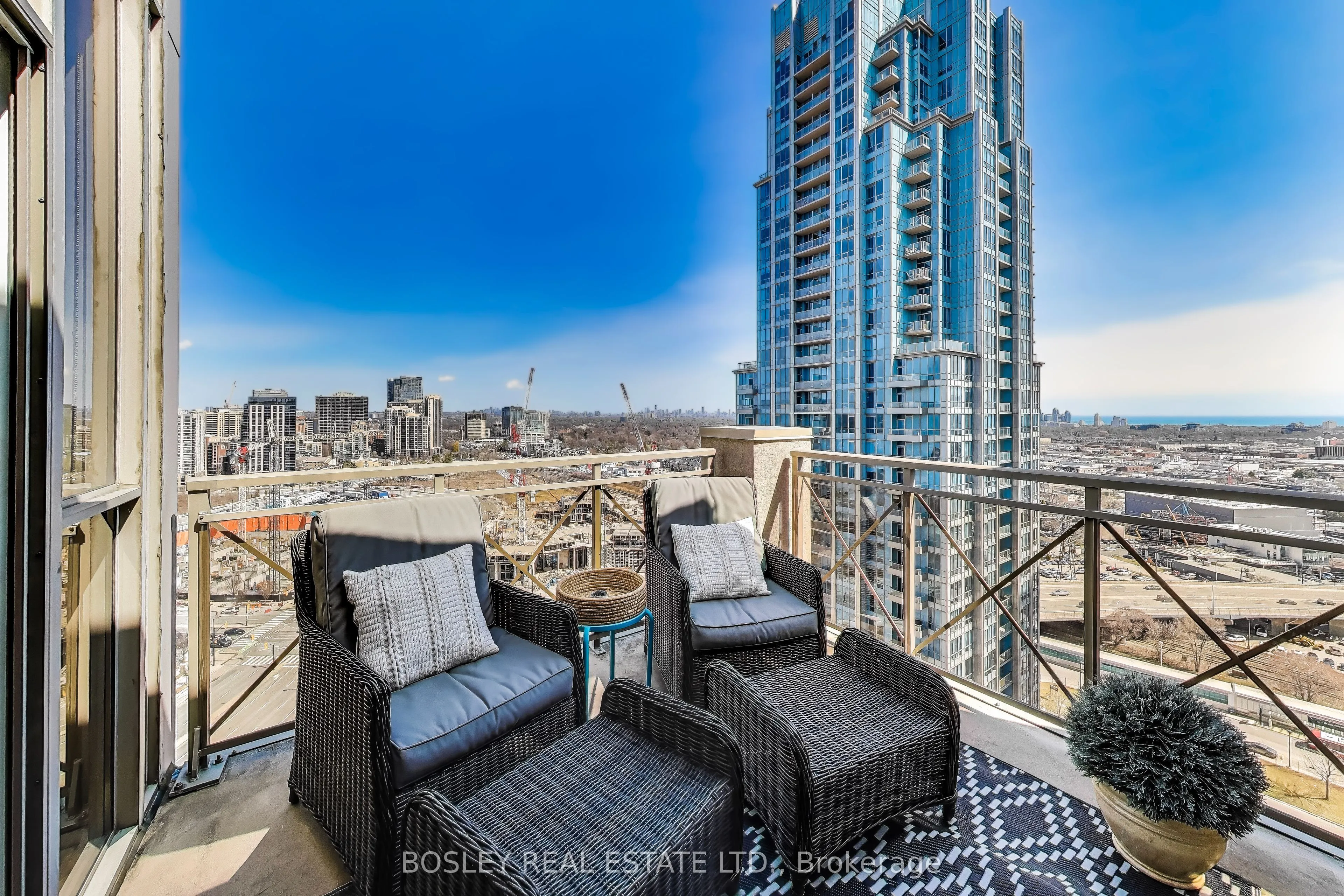 5229 Dundas Street W, #PH08