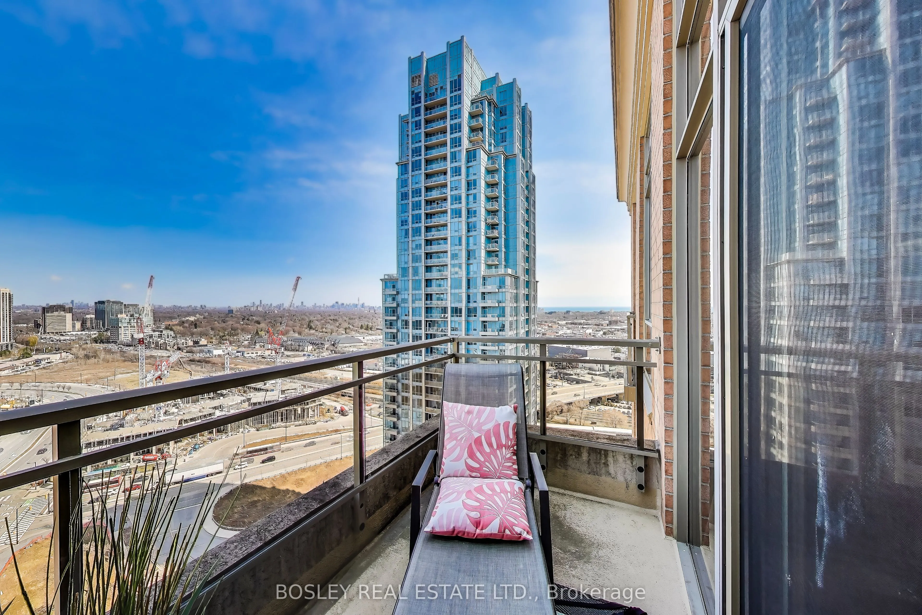 5229 Dundas Street W, #PH08