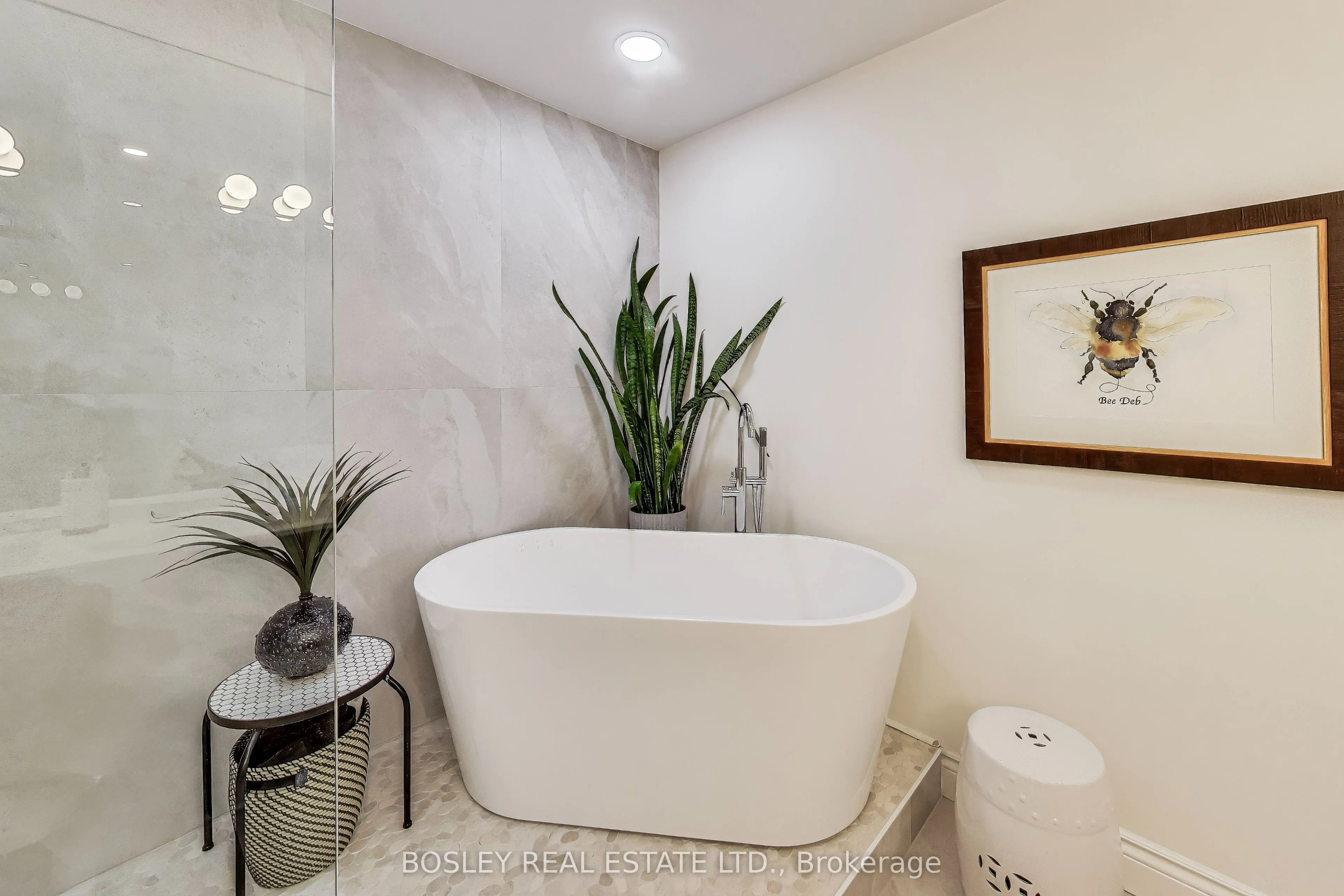 5229 Dundas Street W, #PH08
