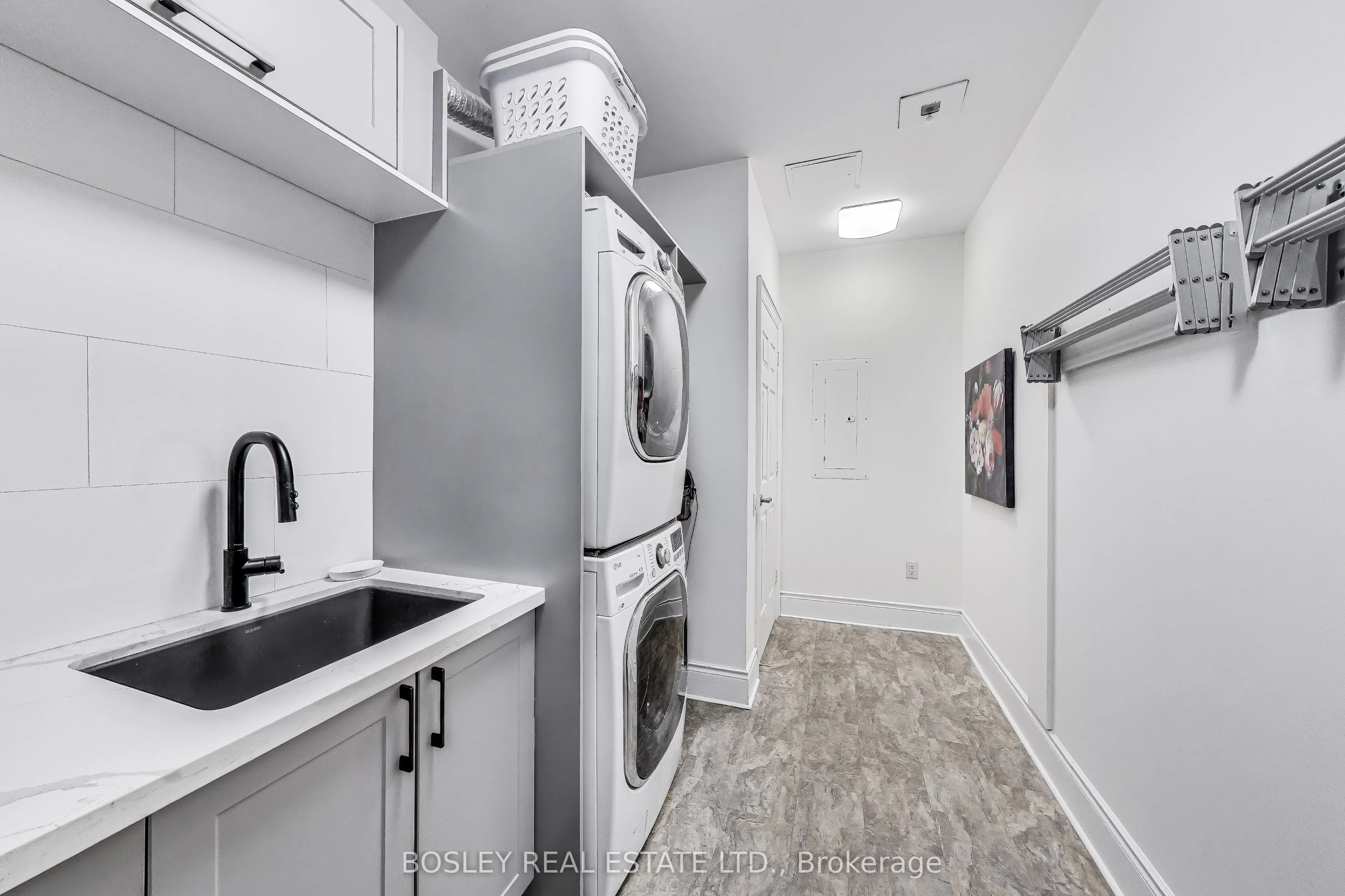 5229 Dundas Street W, #PH08