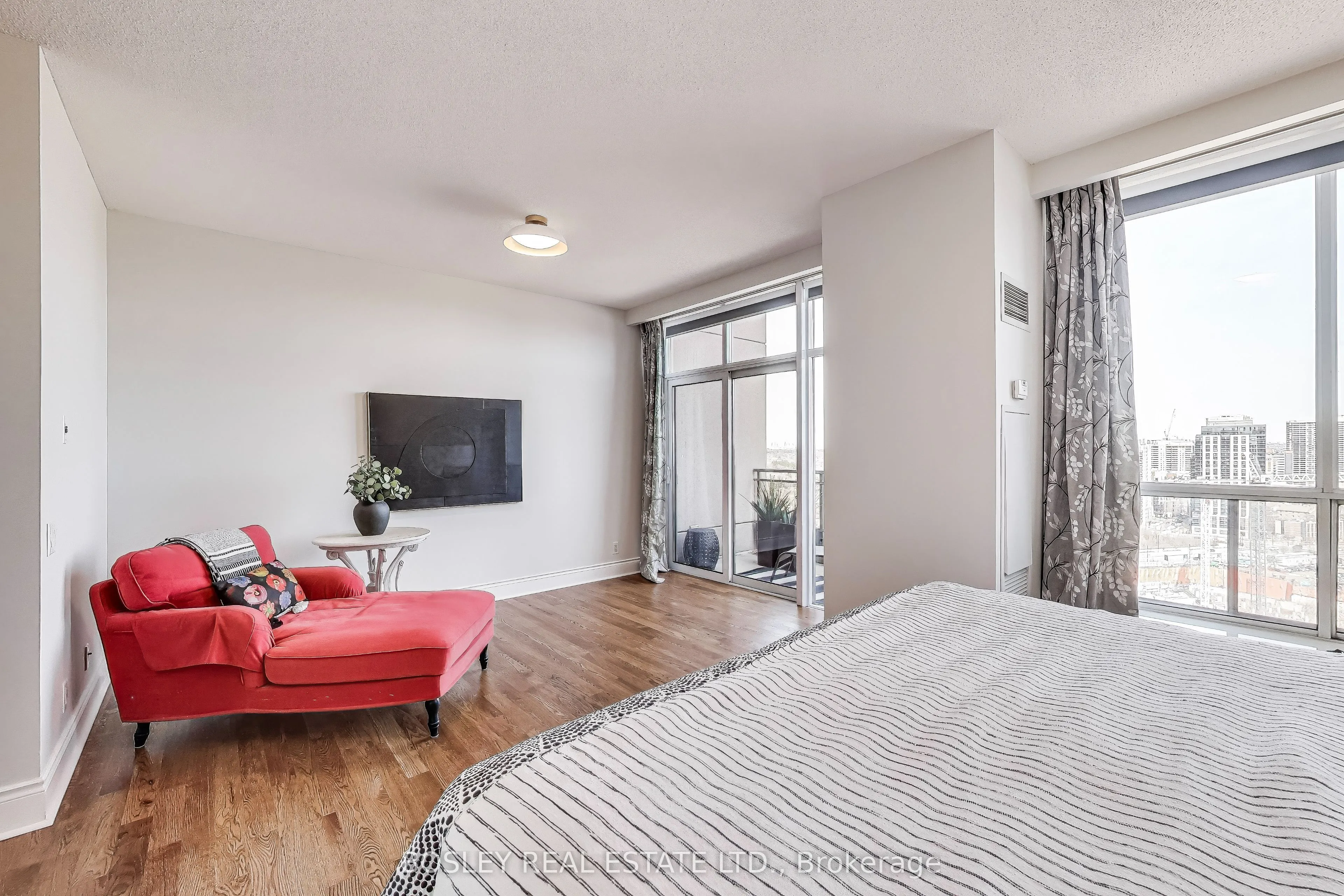 5229 Dundas Street W, #PH08