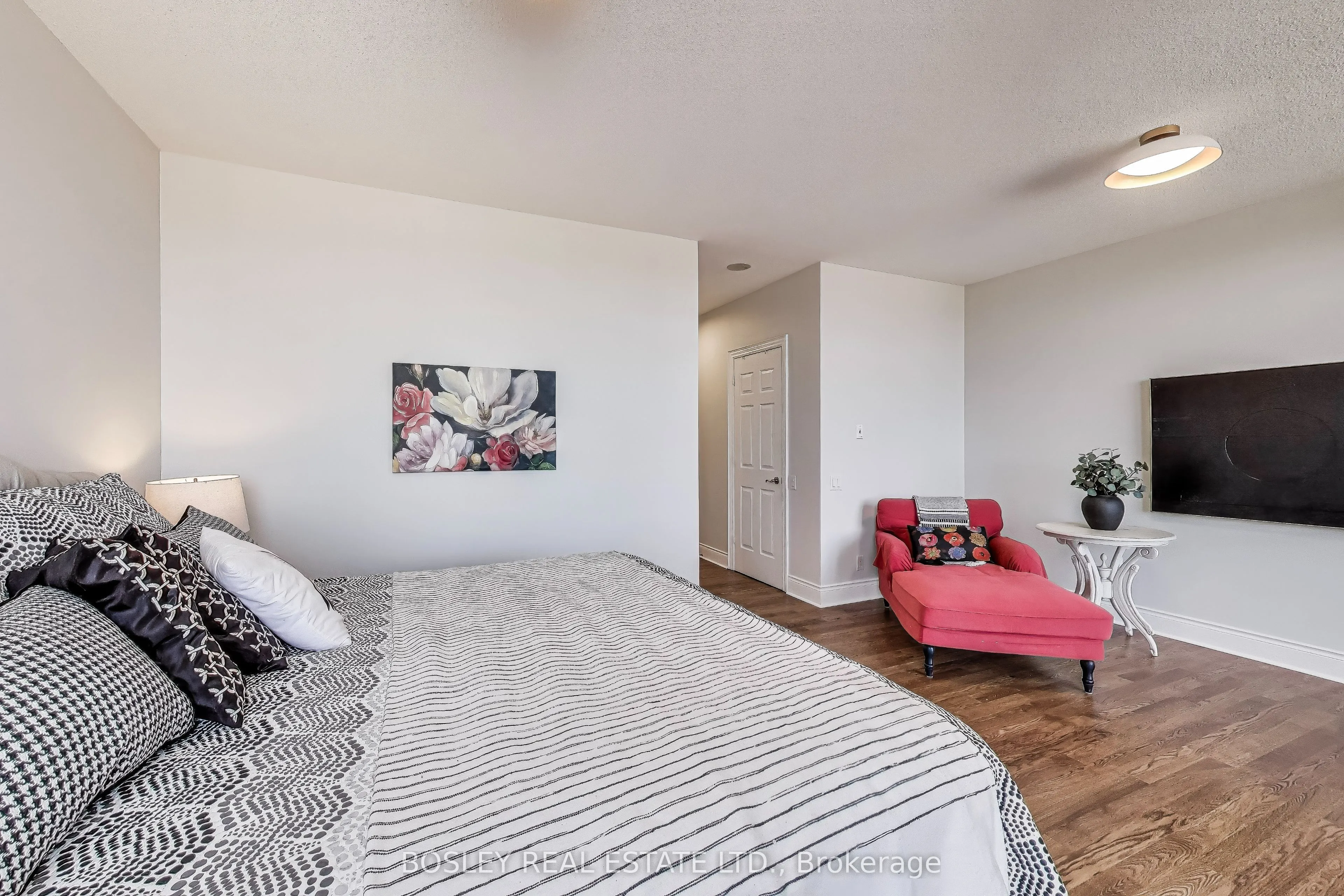 5229 Dundas Street W, #PH08