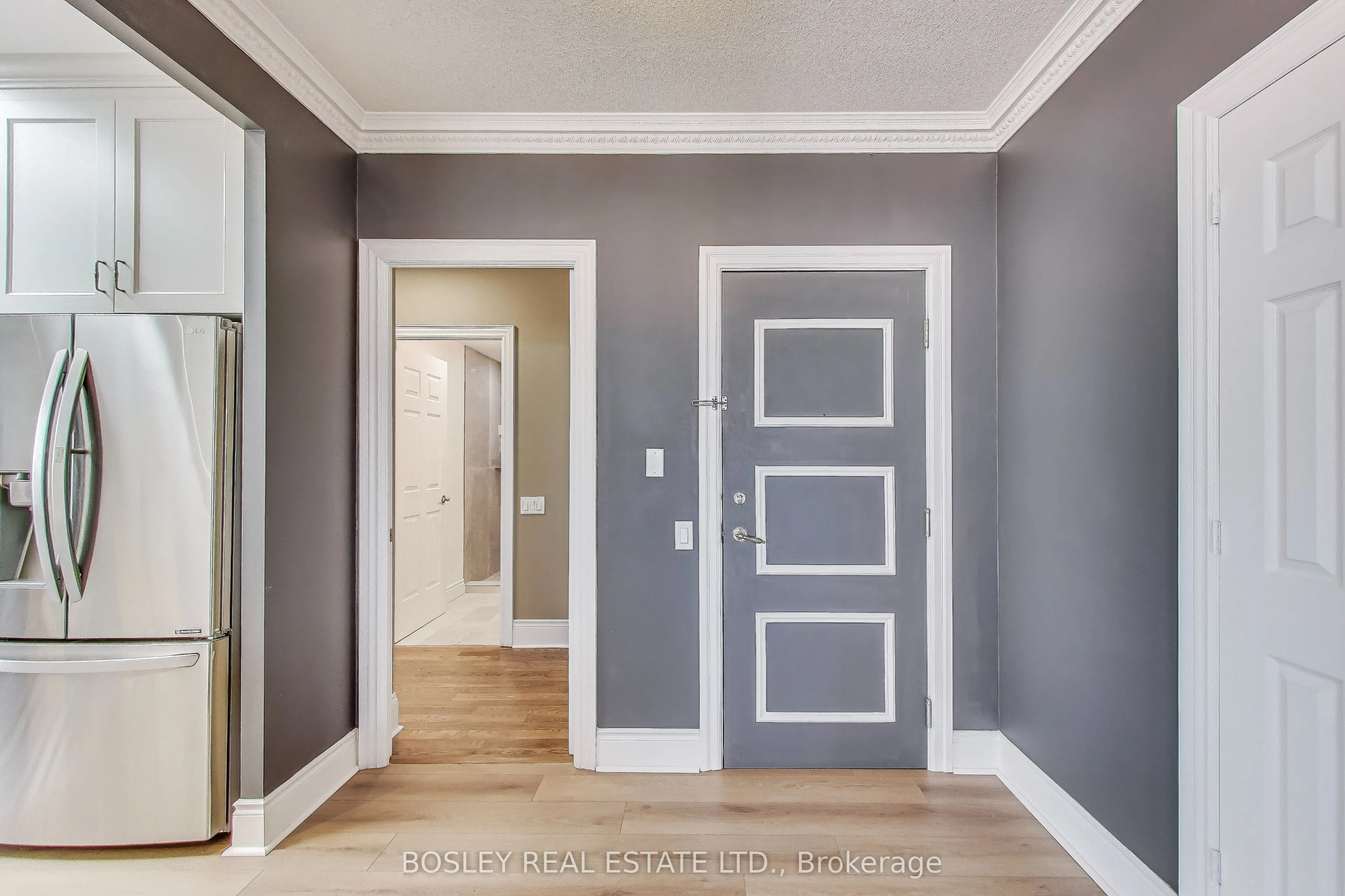 5229 Dundas Street W, #PH08