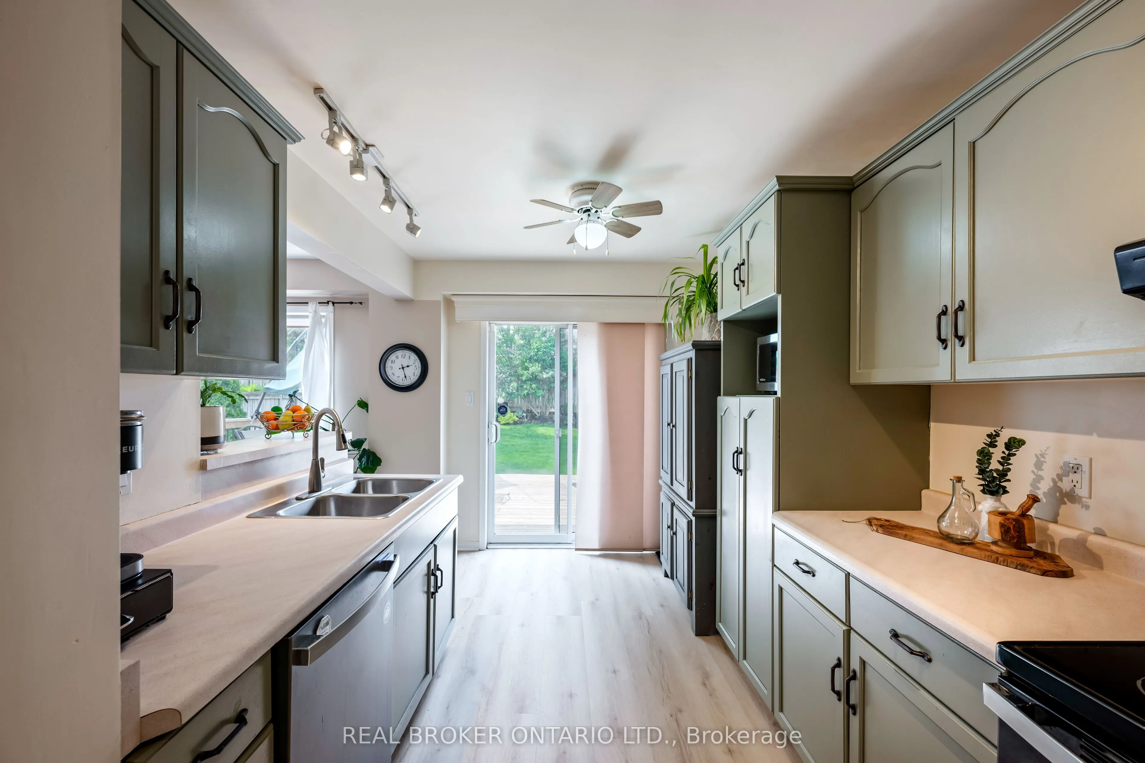 107 Glengarry Road