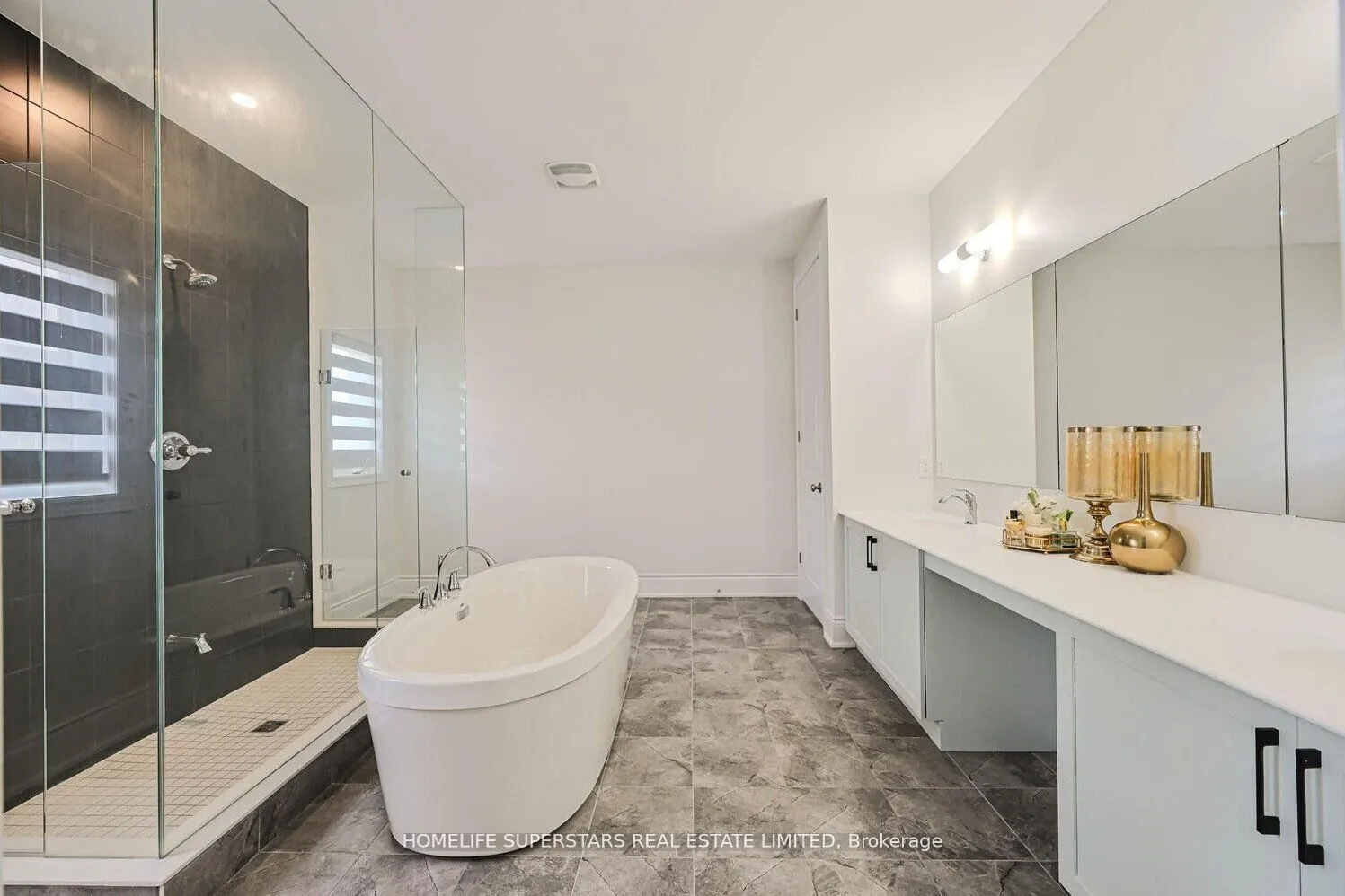 56 Arthur Griffin Crescent