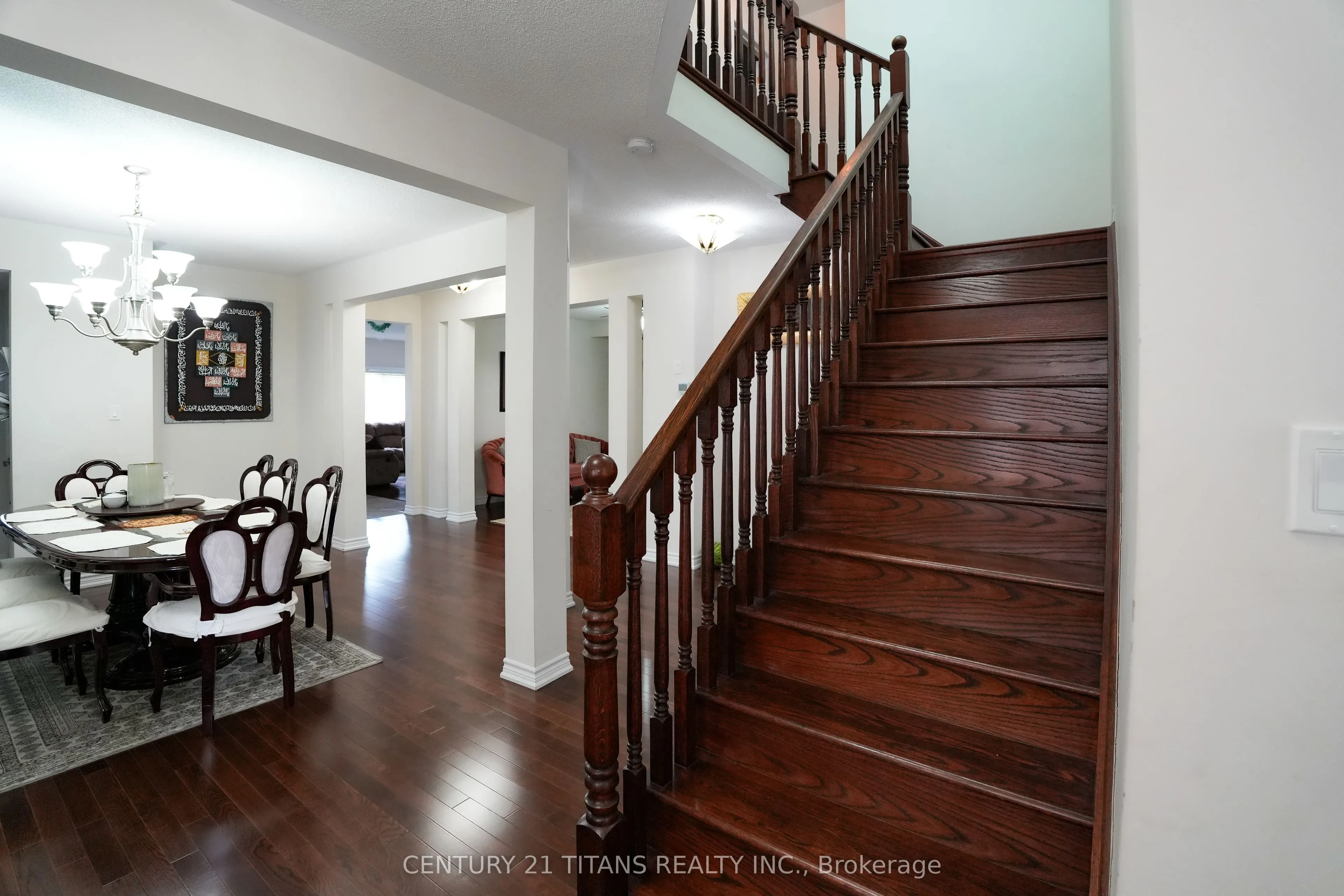 42 Lola Crescent