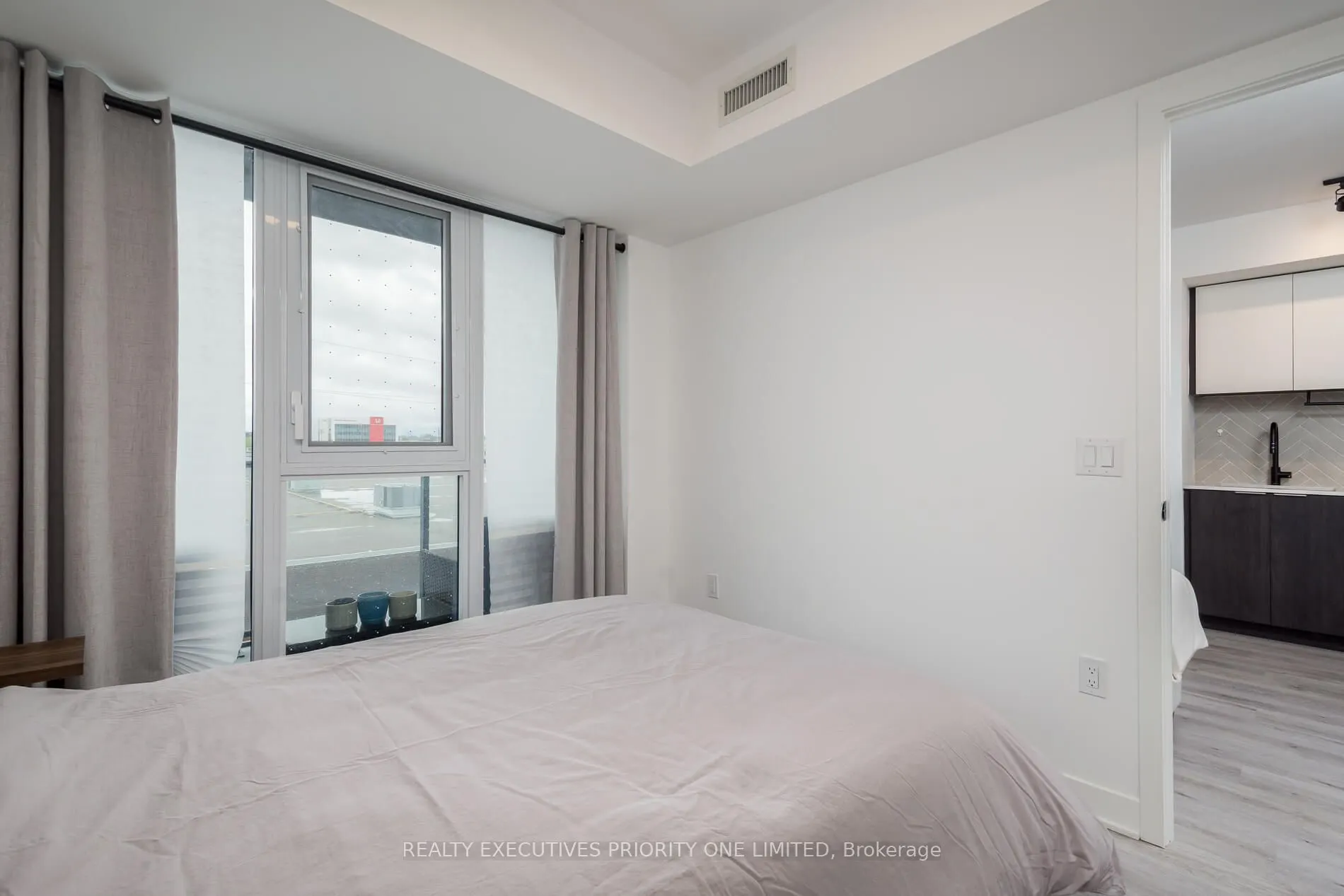 36 Zorra Street, #405