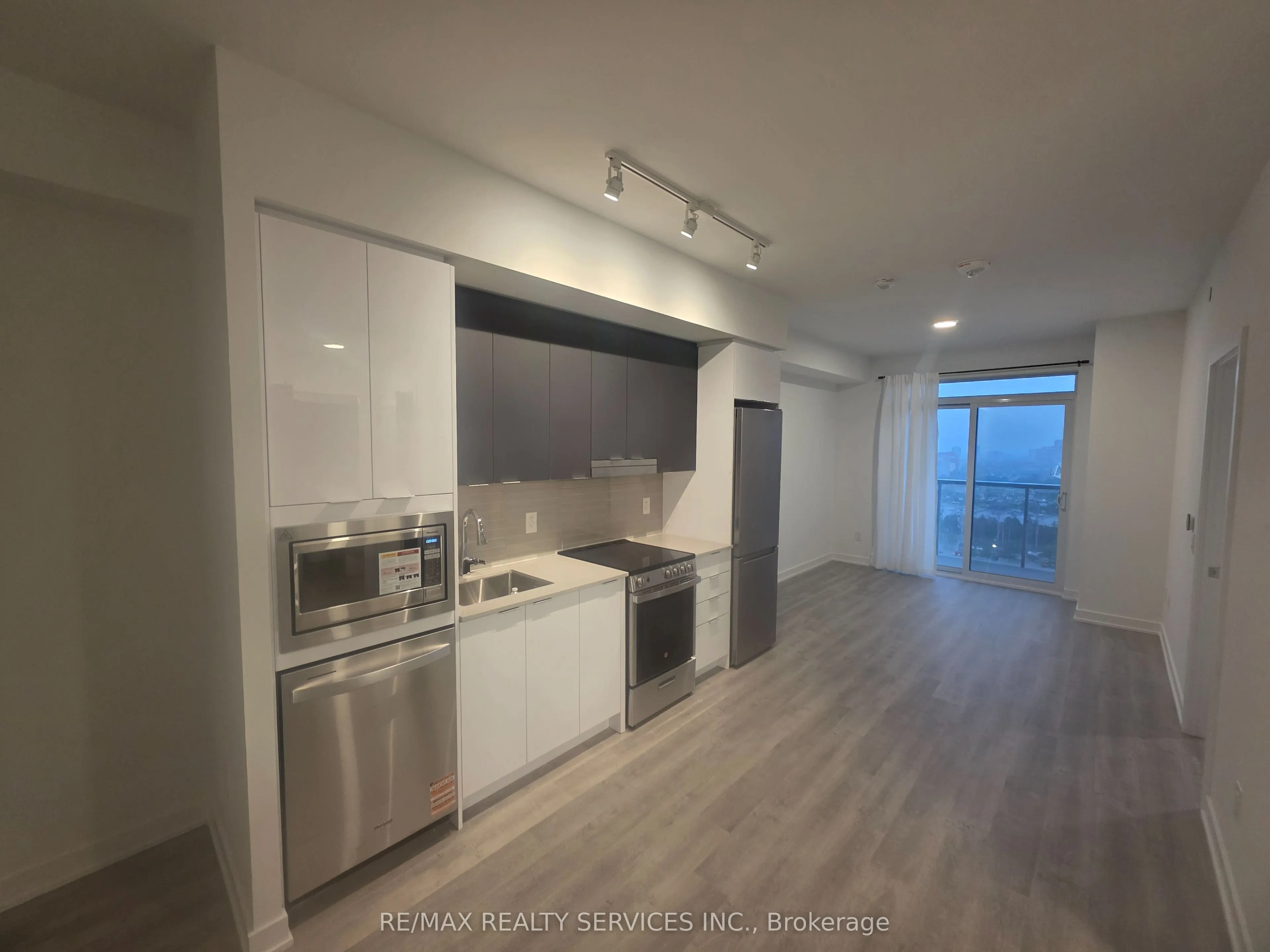 5105 Hurontario Street #1504