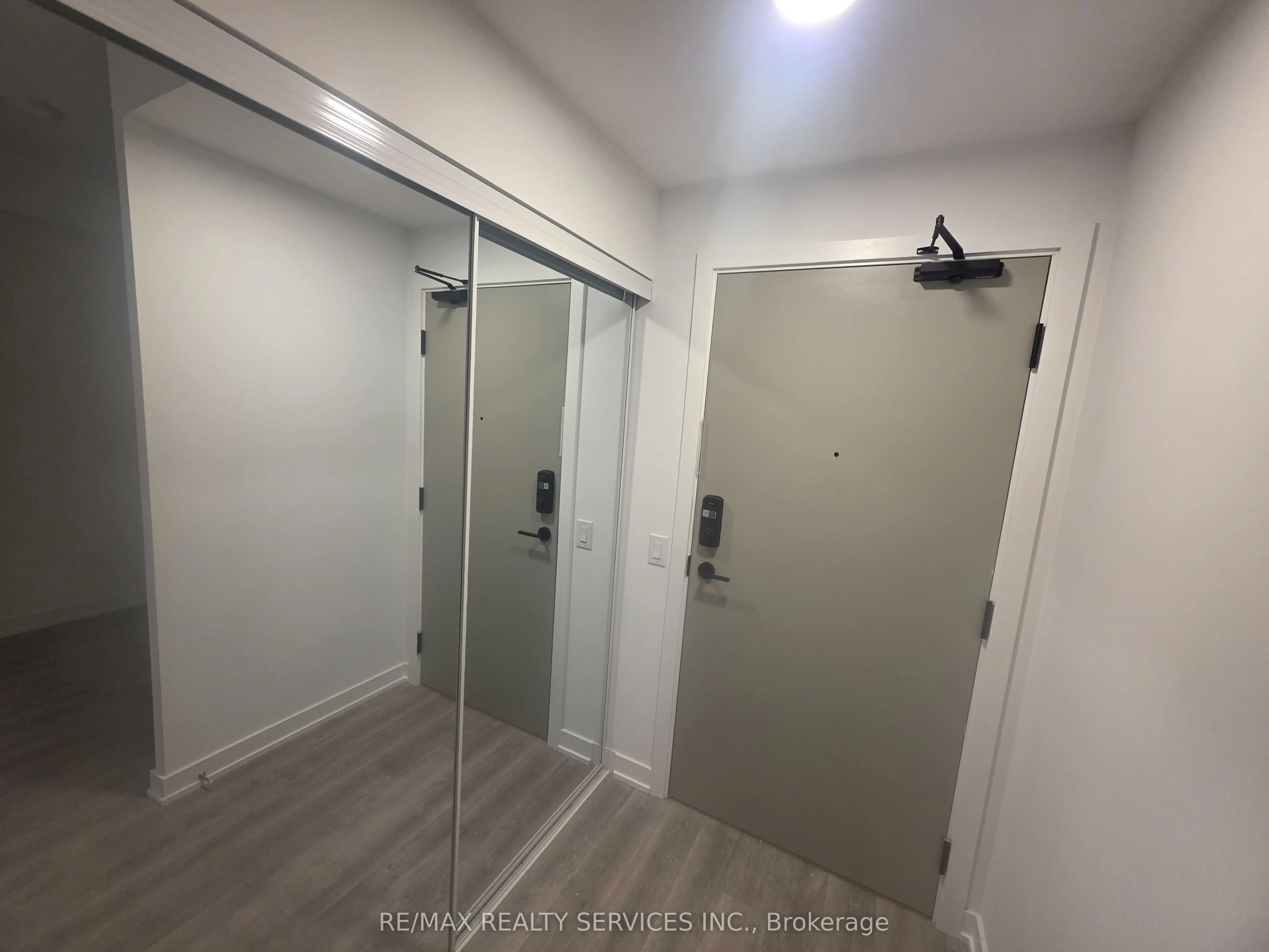 5105 Hurontario Street #1504
