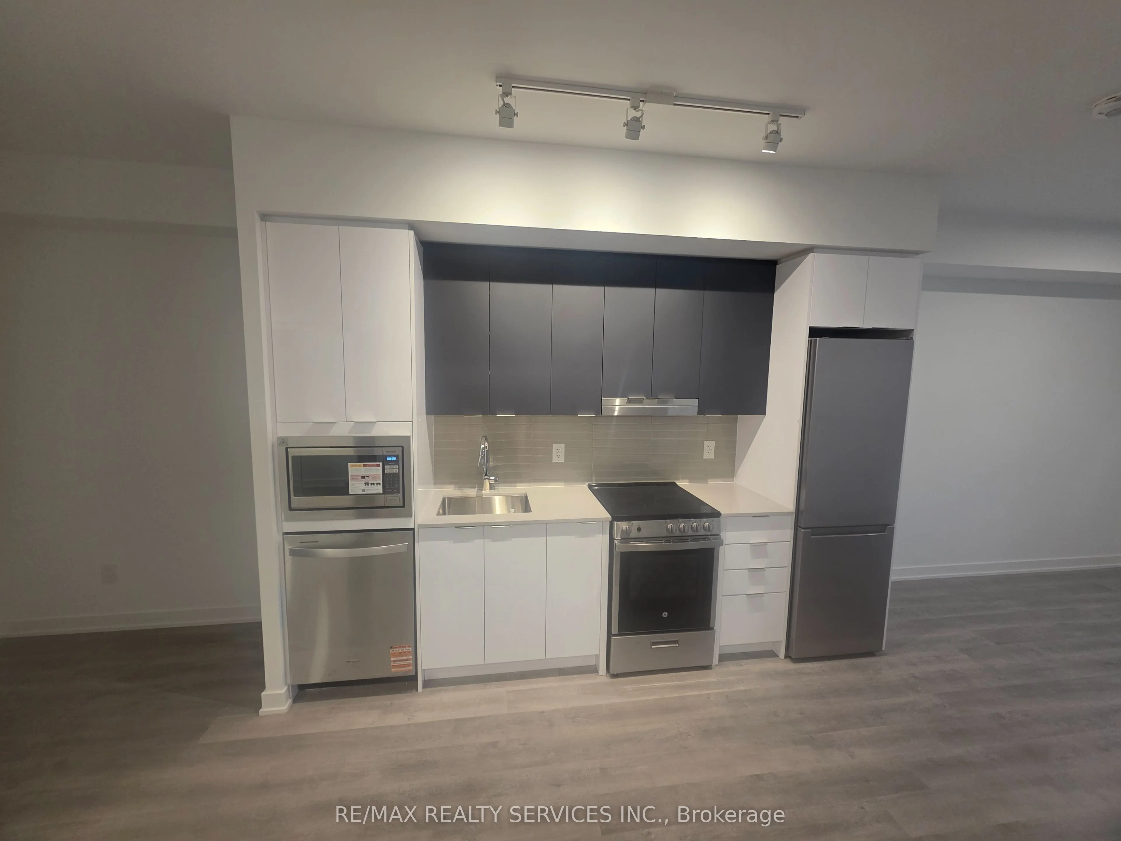 5105 Hurontario Street #1504